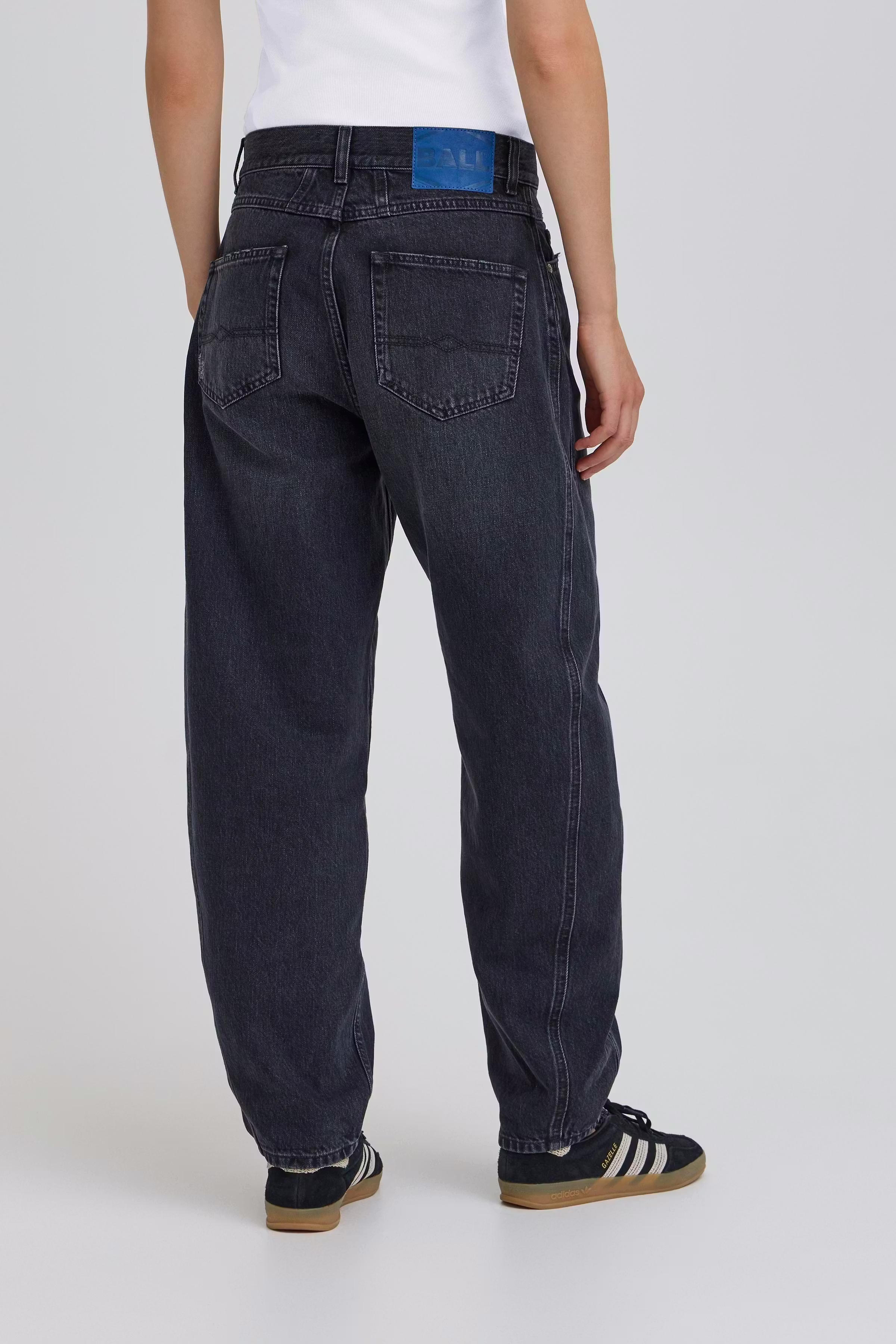 BACAVI Curved Jeans LOOKBOOK BACK 50405377-205277