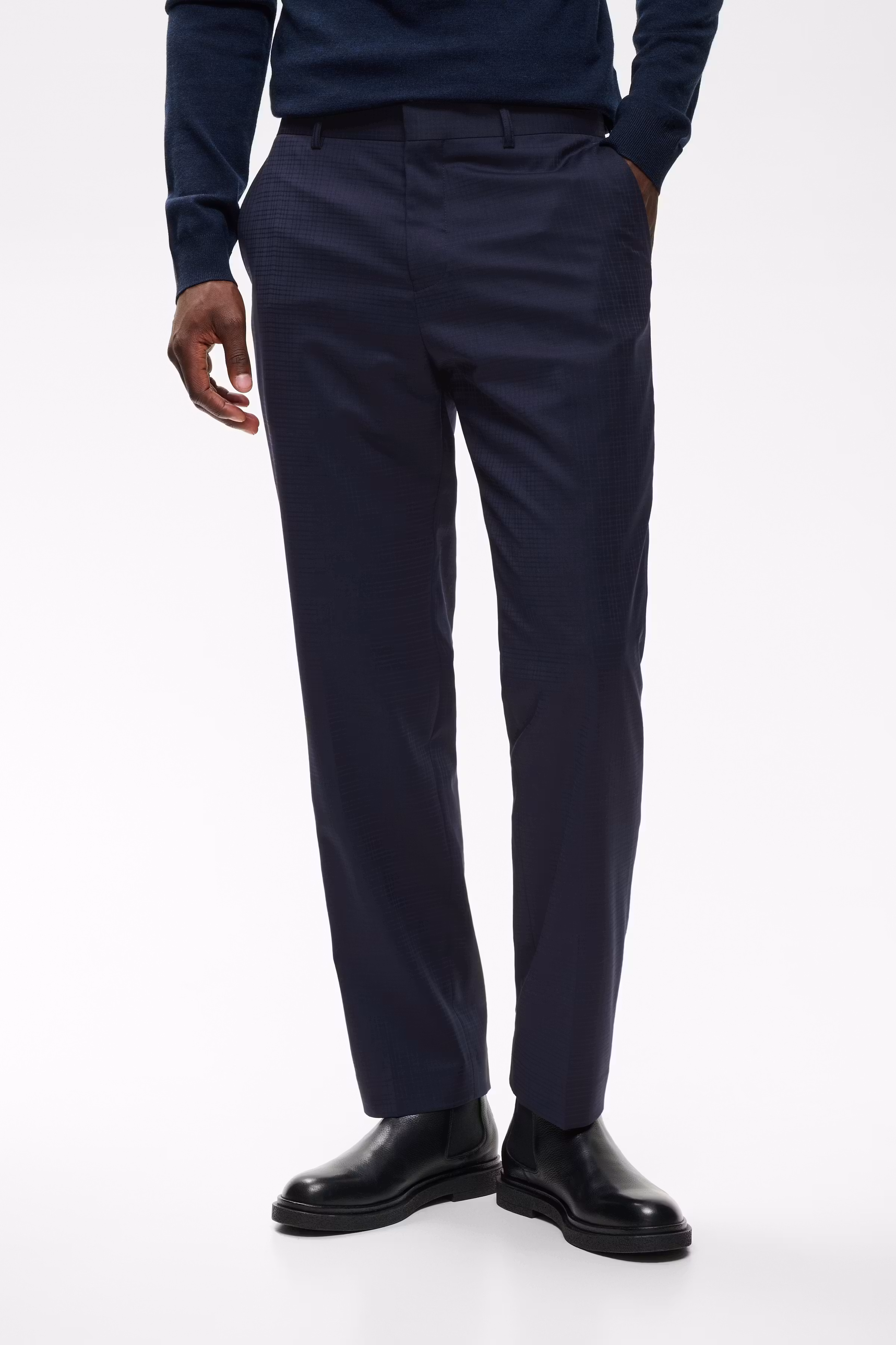 MAwesley Bukser LOOKBOOK FRONT 30209305-194011