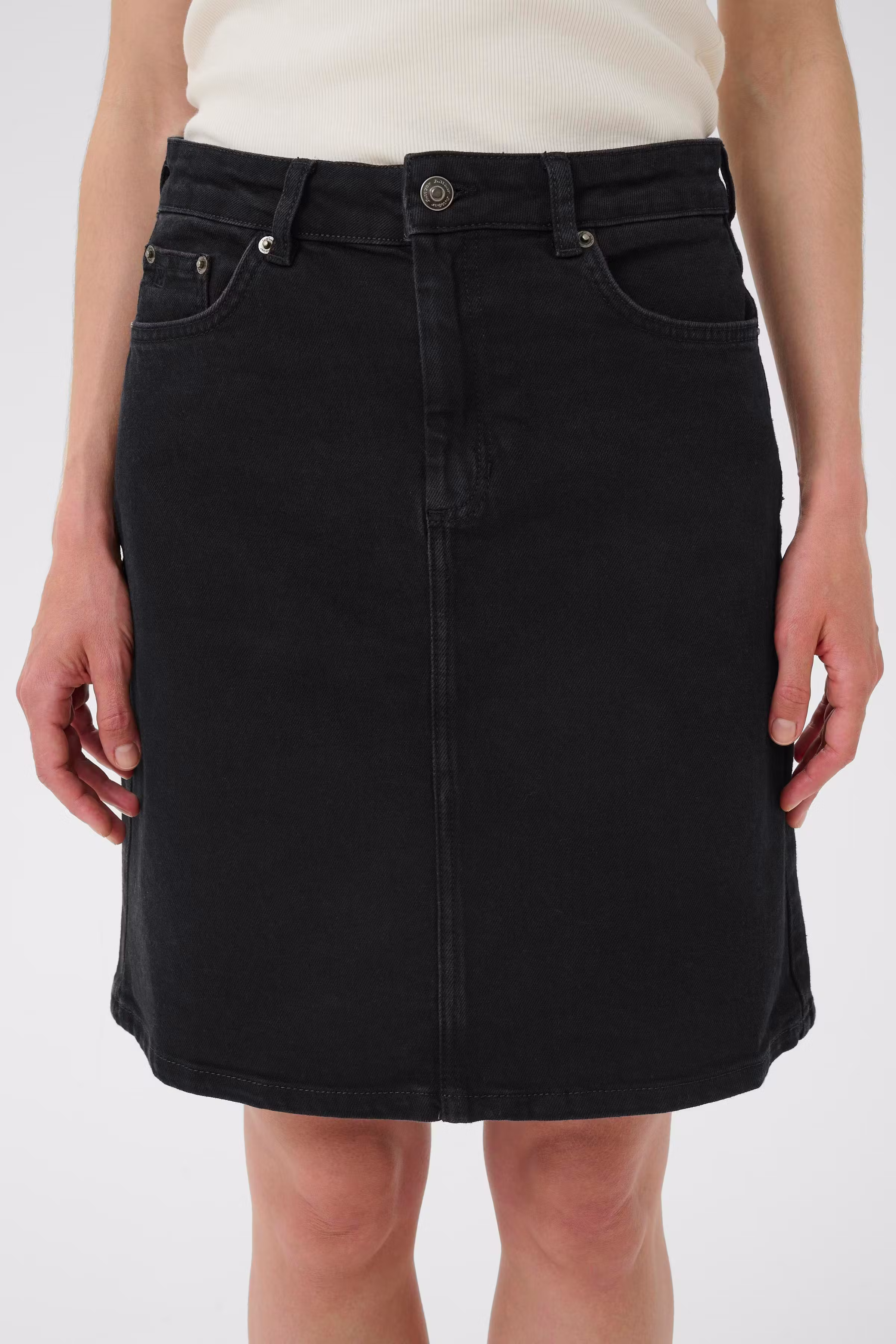 PheiIW Skirt LOOKBOOK DETAIL 30110654-194008