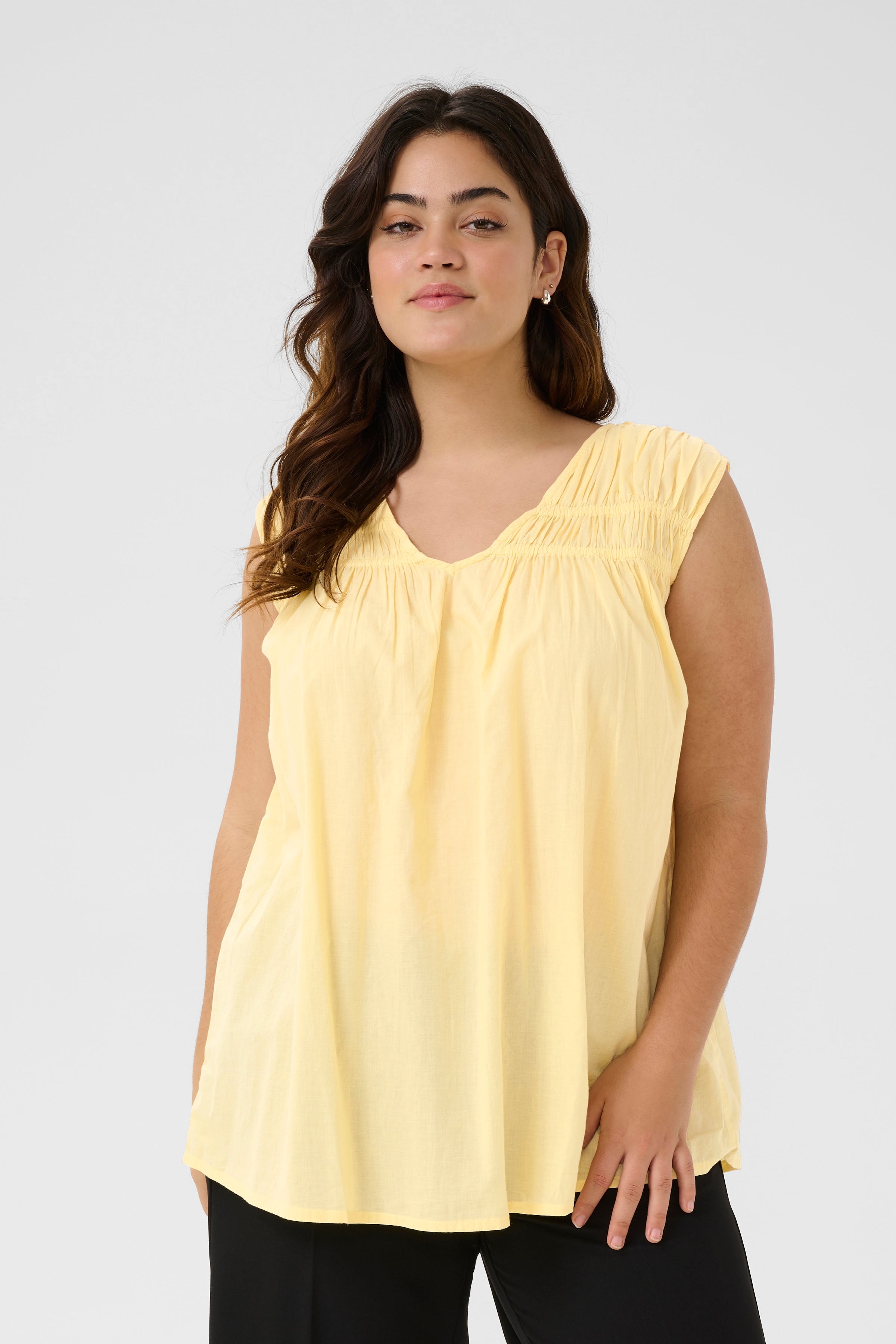 KCthia Blouse LOOKBOOK FRONT 10583213-130922