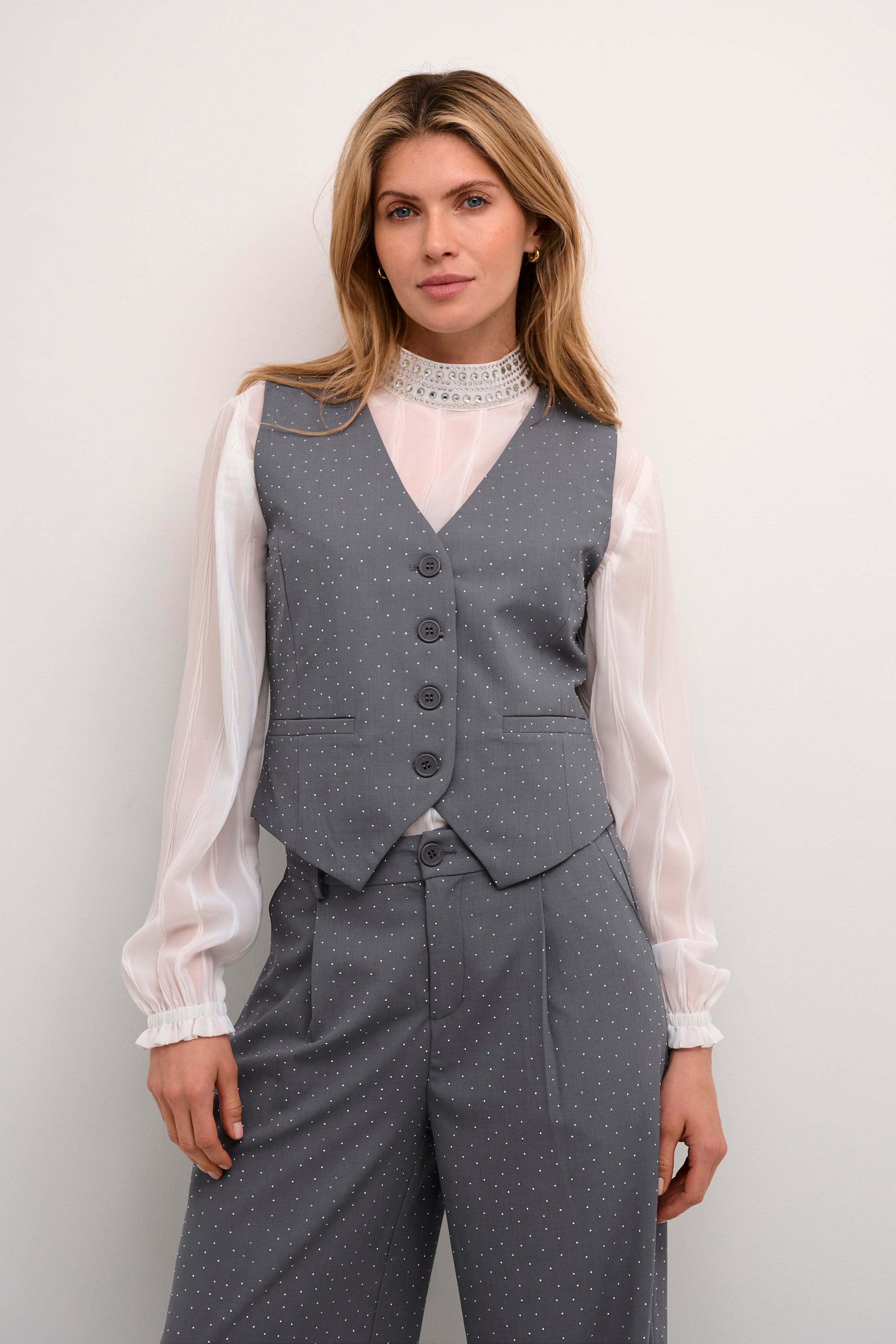 CRCarol Waistcoat LOOKBOOK FRONT 10613057-100391