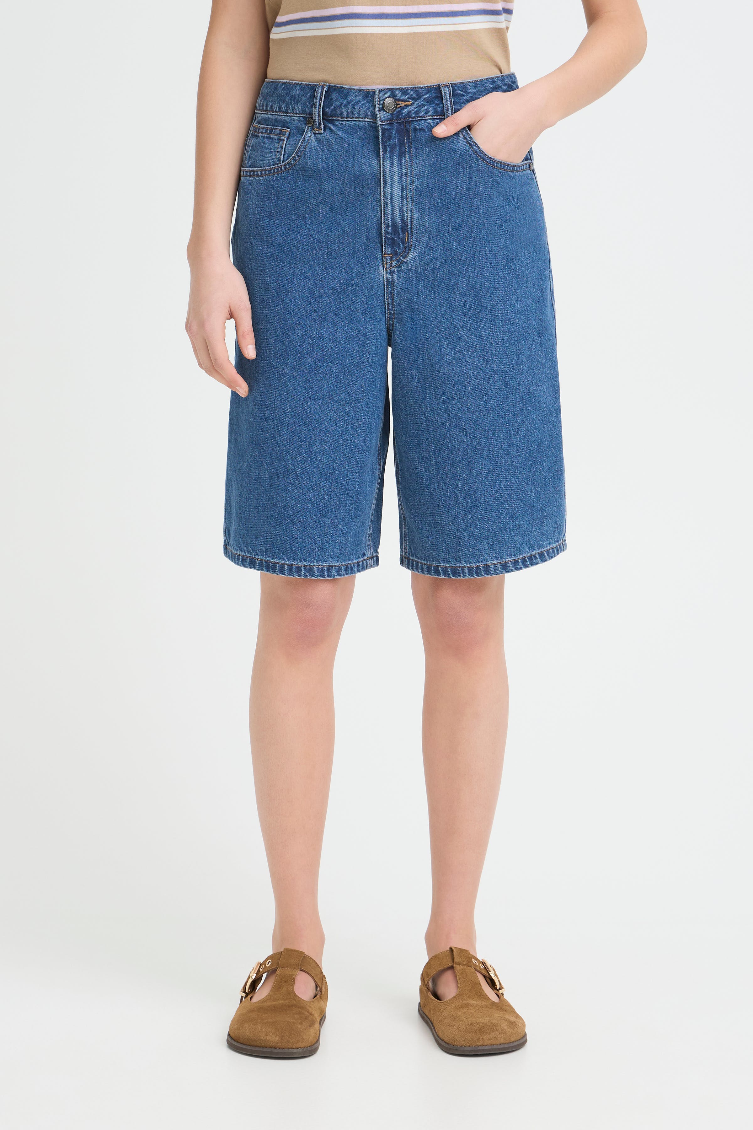 PZBRIDGET Shorts LOOKBOOK FRONT 50210409-200005