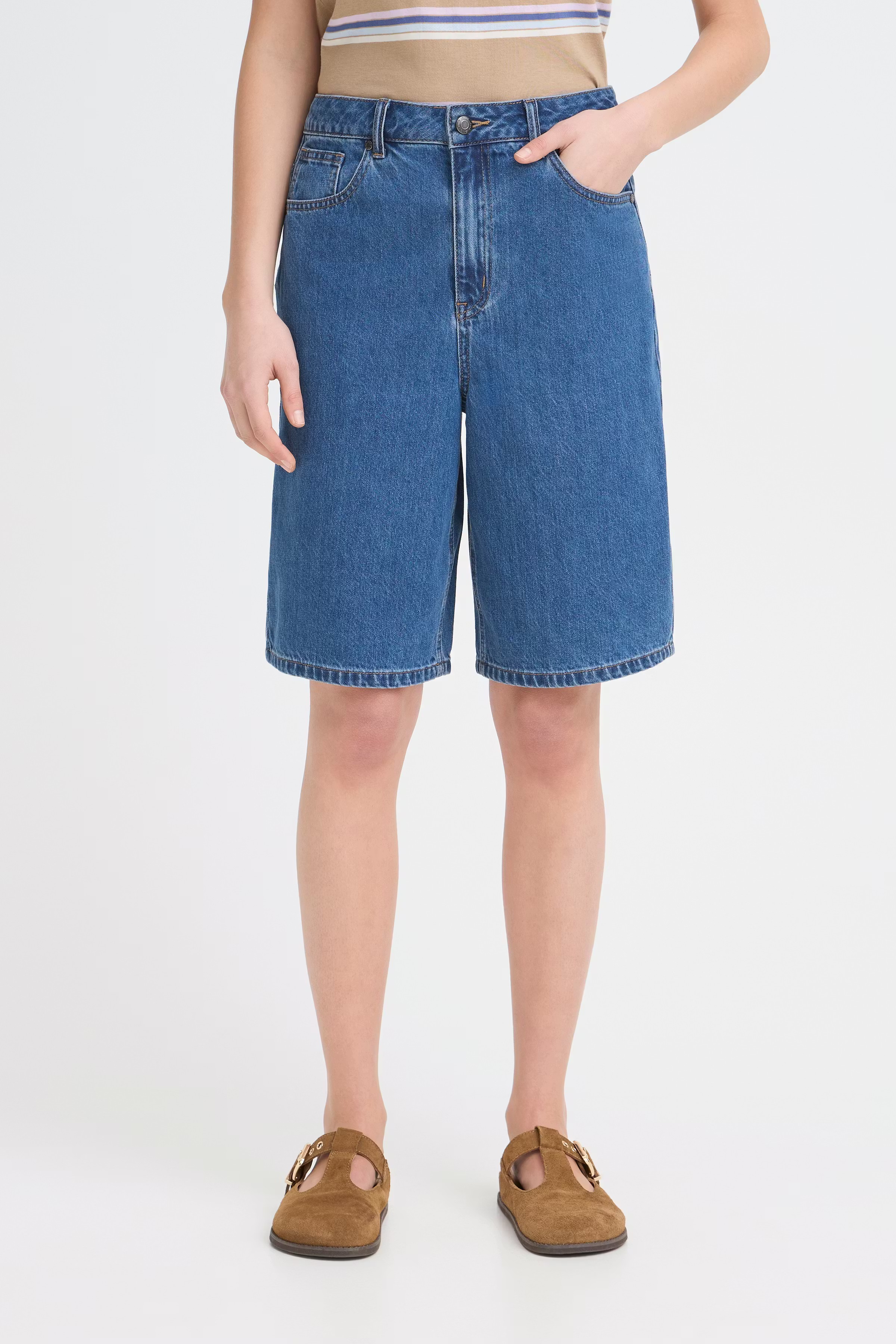 PZBRIDGET Shorts LOOKBOOK FRONT 50210409-200005