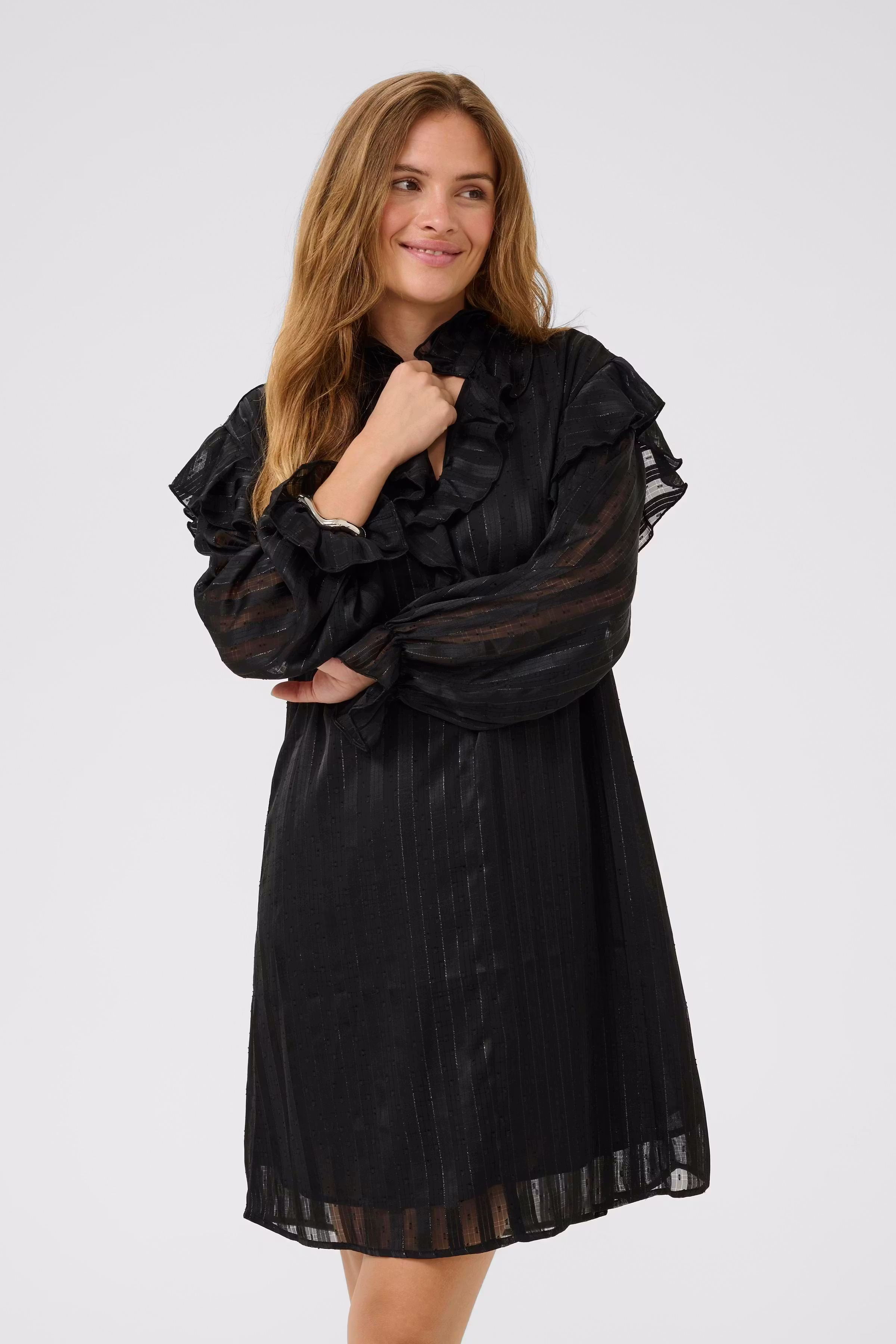 CUflowy Kjole LOOKBOOK FRONT 50112303-500012