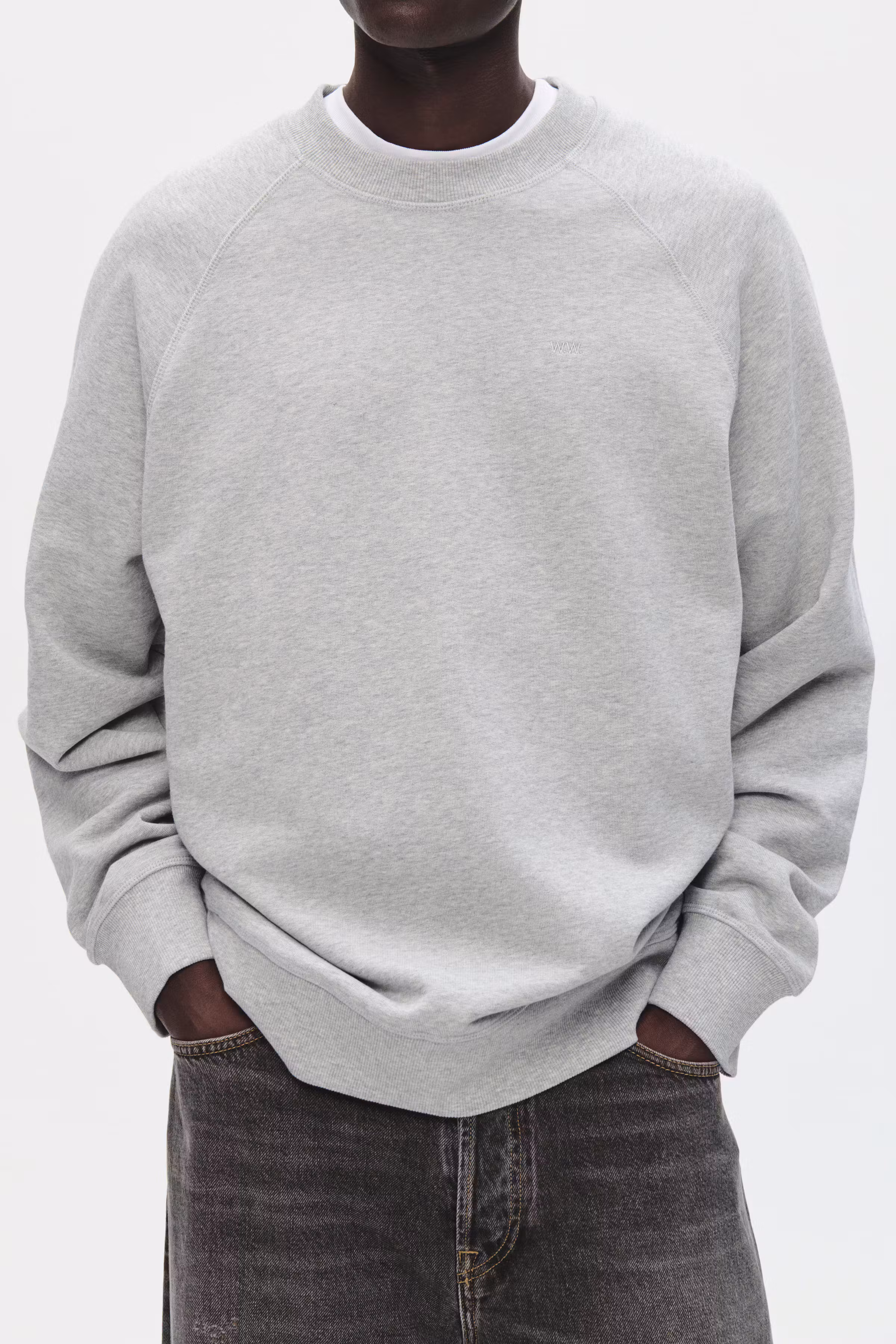 WWHester Sweatshirt LOOKBOOK DETAIL 30251551-303736