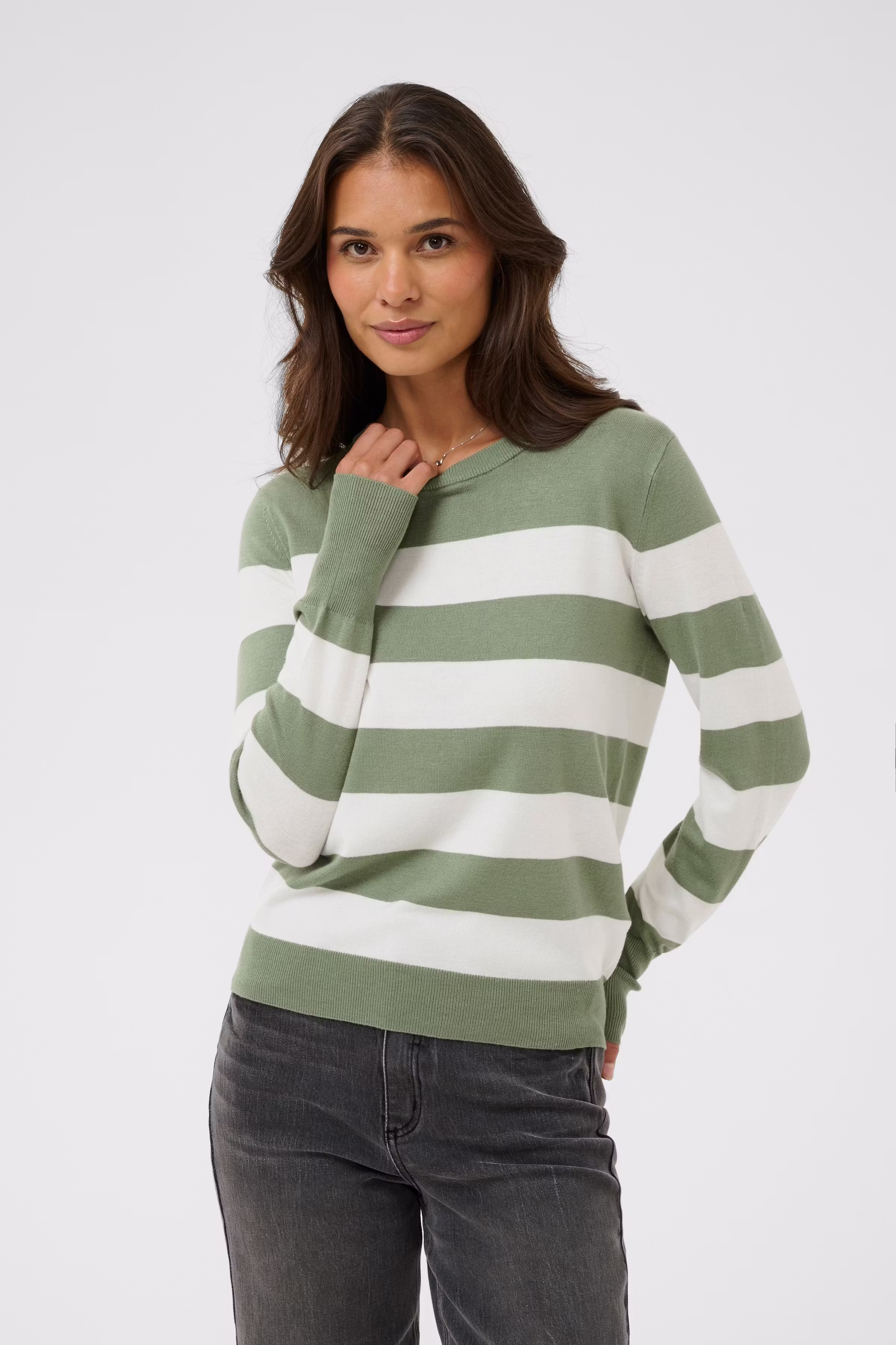 KAlizza Pullover LOOKBOOK FRONT 10509065-109572