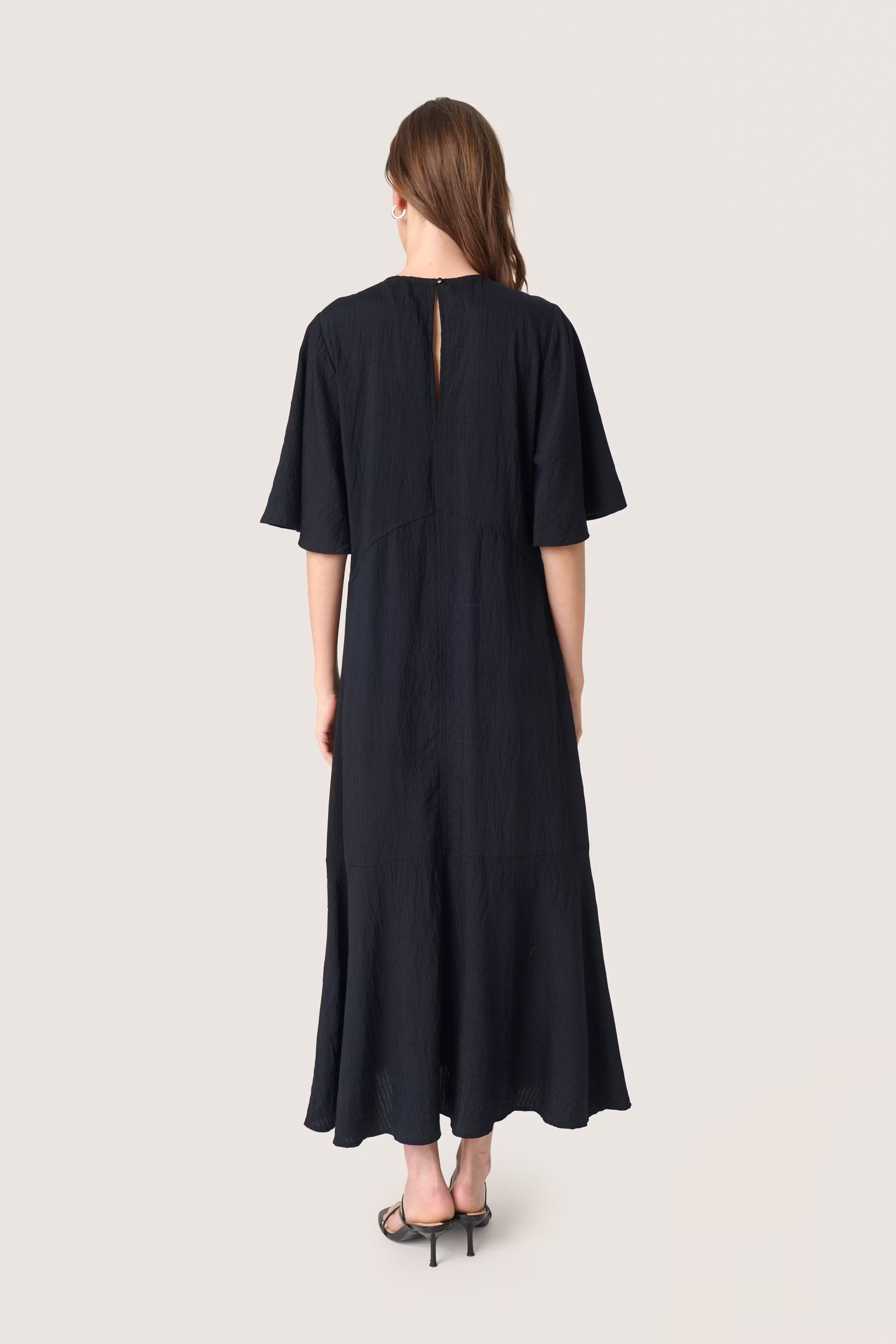 SLEmmy Dress LOOKBOOK BACK 30408432-194008