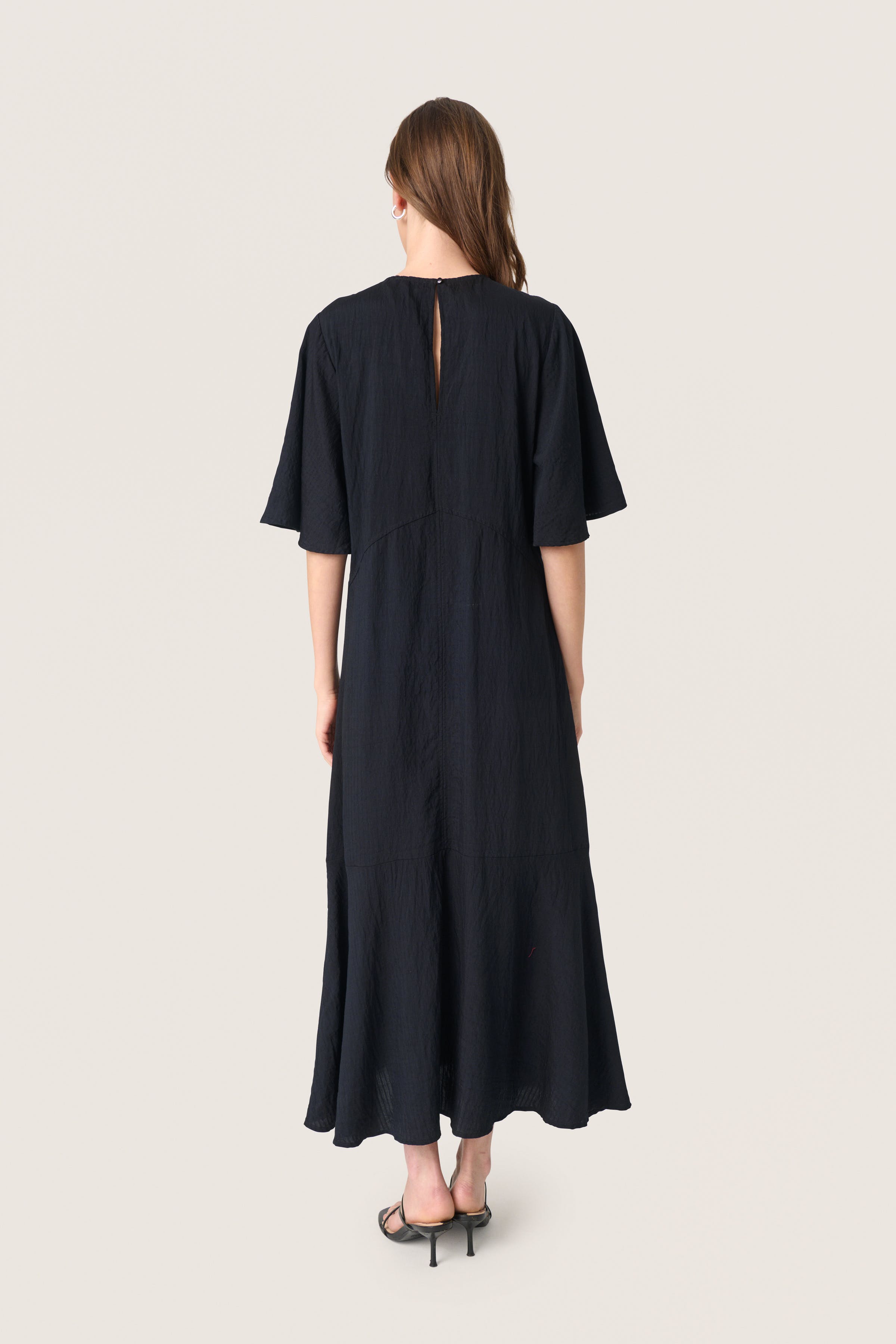 SLEmmy Dress LOOKBOOK BACK 30408432-194008