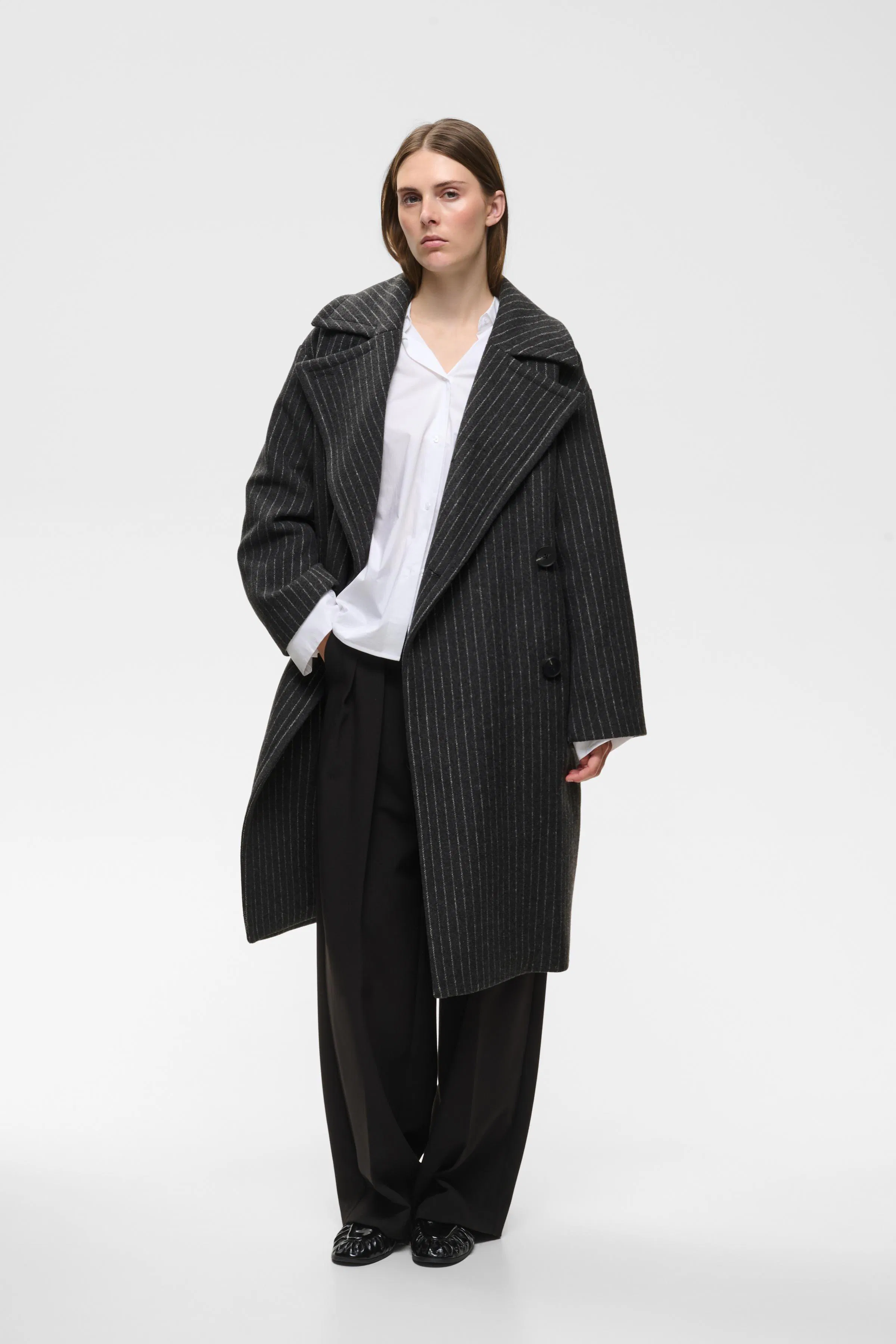 ZORAHIW Mantel LOOKBOOK FRONT 30112651-900009177