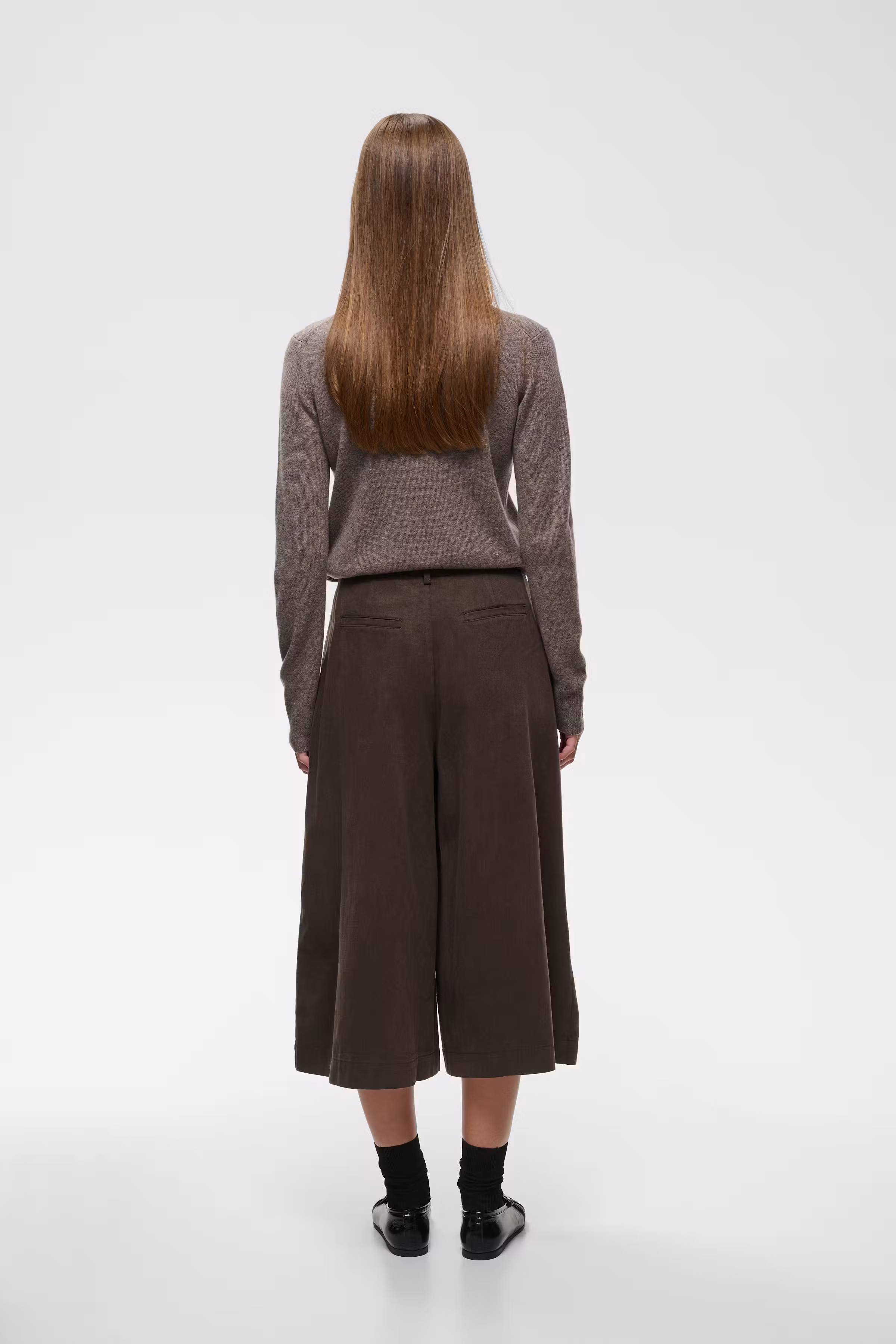 HESSIW Hose LOOKBOOK BACK 30112800-191109
