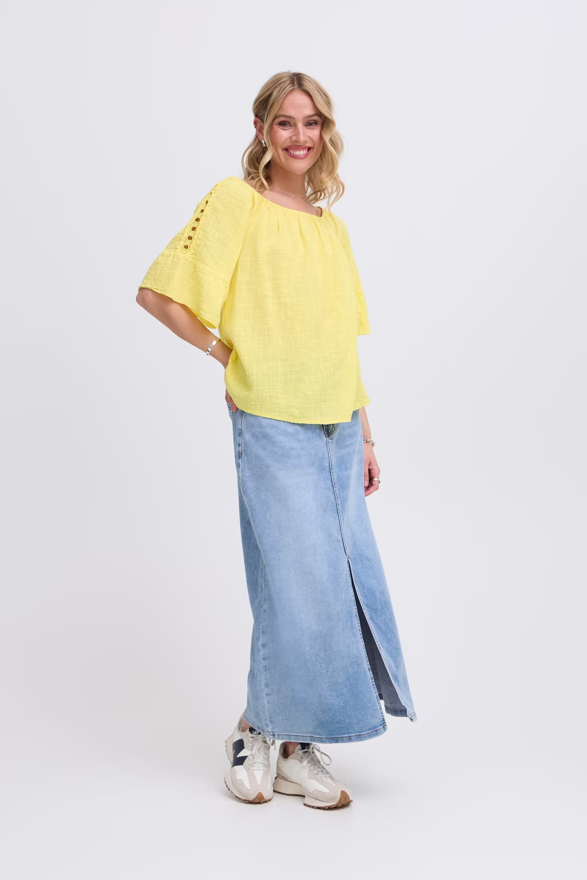 SBALEXA Bluse LOOKBOOK FRONT 22100976-120825