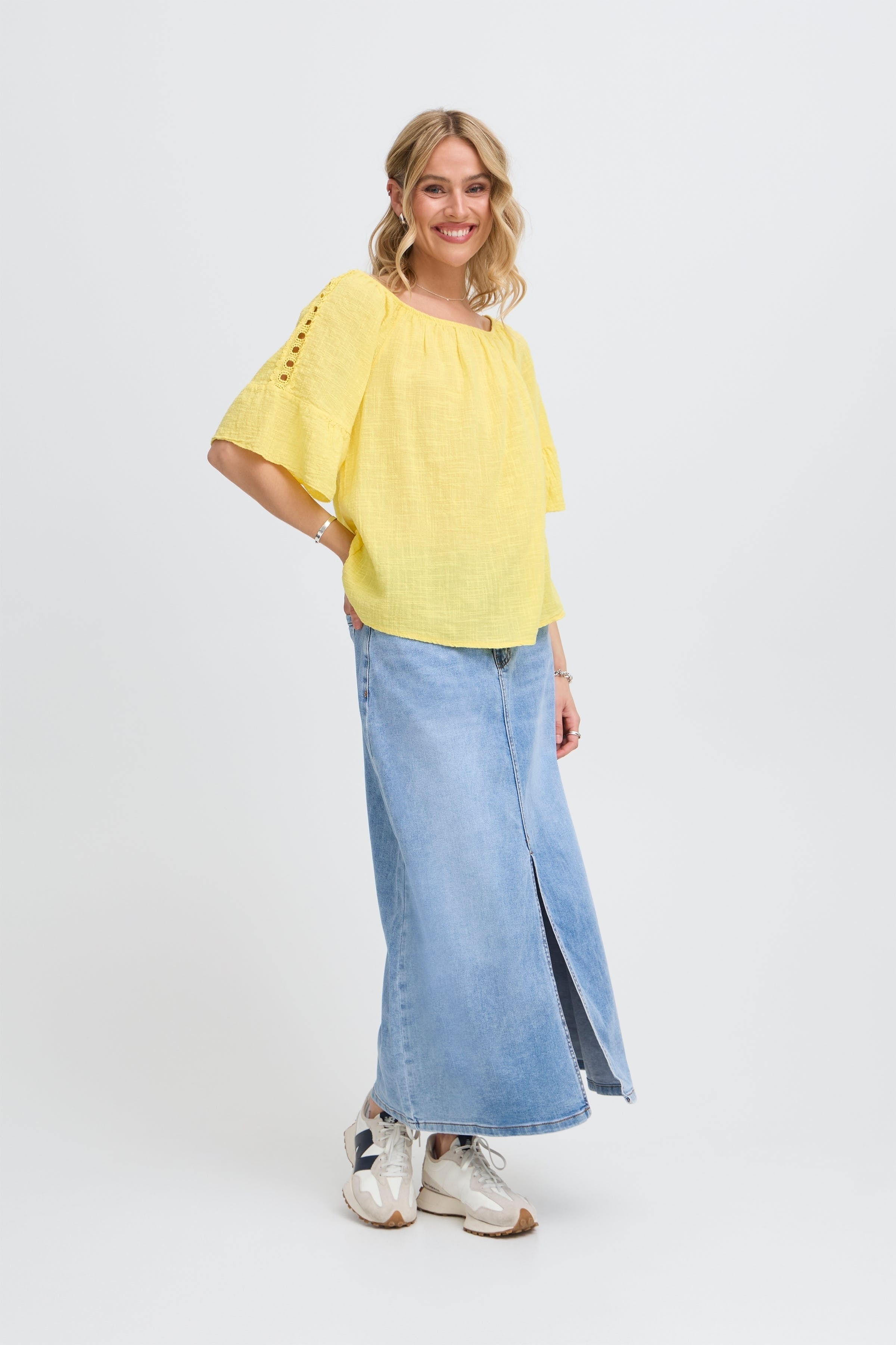 SBALEXA Bluse LOOKBOOK FRONT 22100976-120825