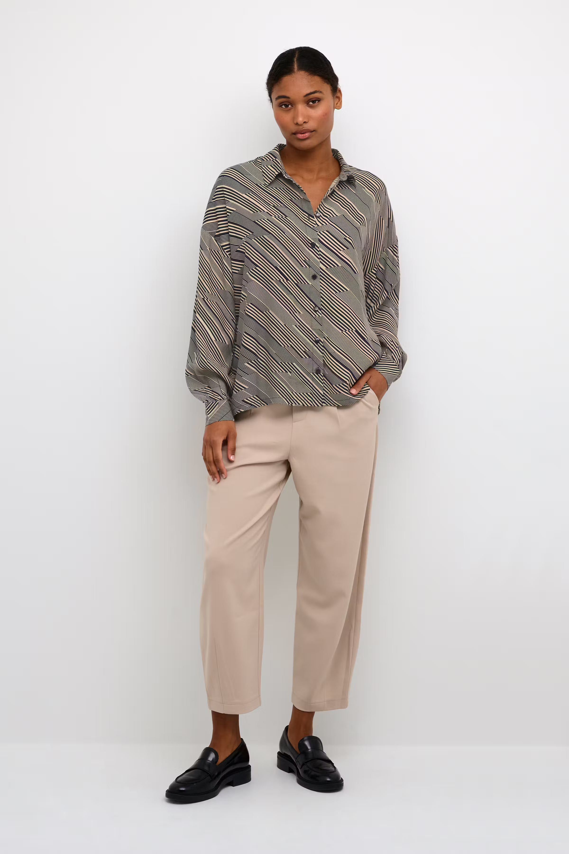 KAharper Skjorte LOOKBOOK FRONT 10508189-105276