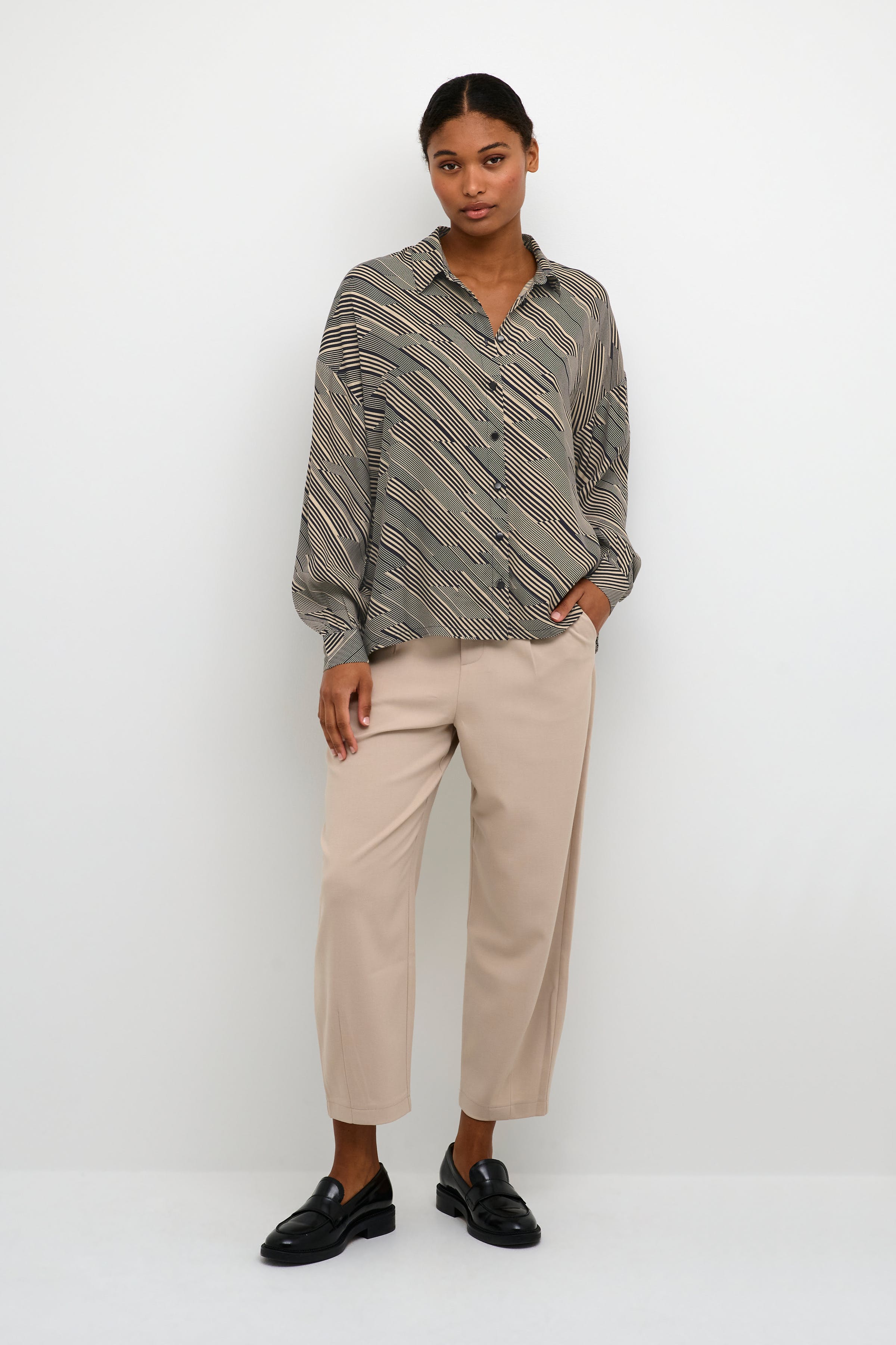 KAharper Skjorte LOOKBOOK FRONT 10508189-105276