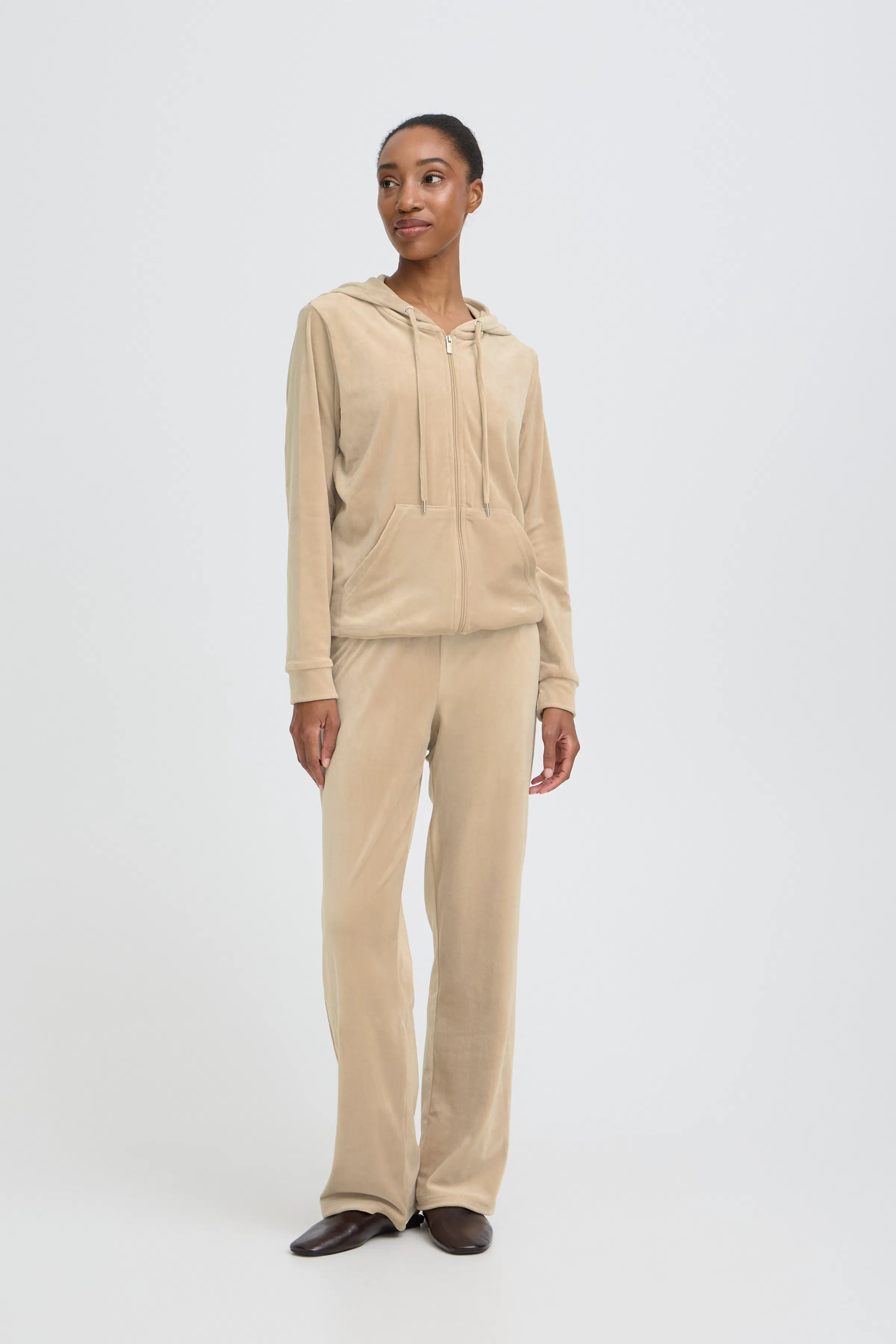 BYMITZA Joggedrakt LOOKBOOK FRONT 20810786-151304