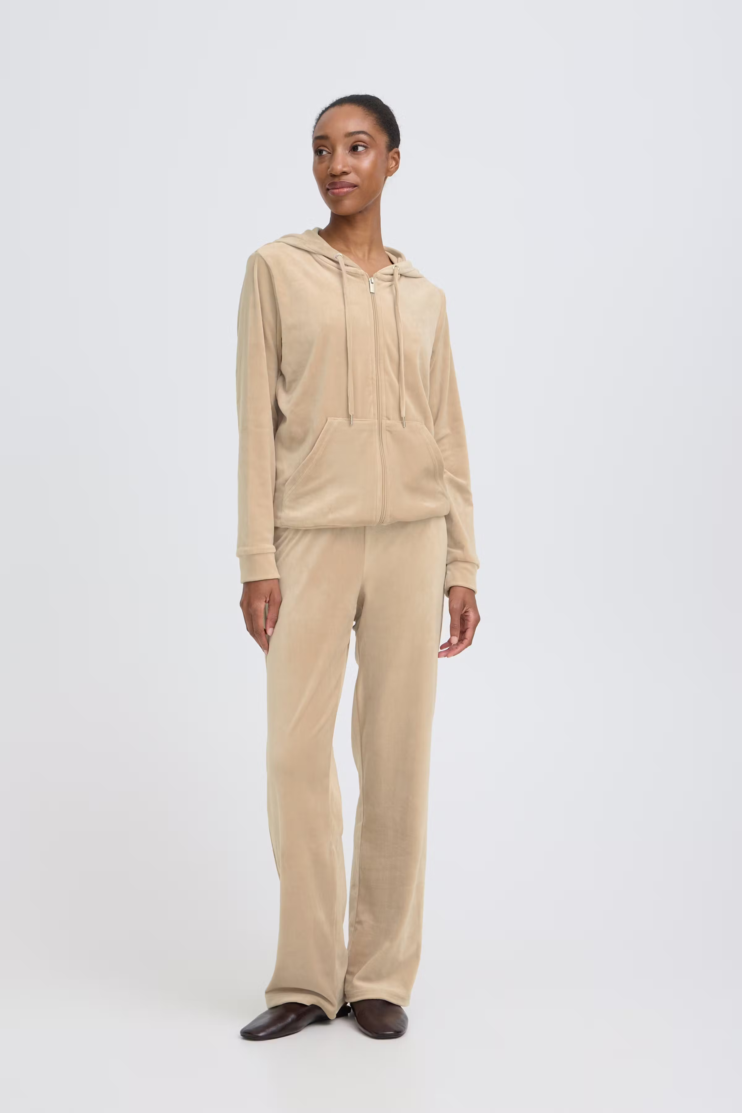 BYMITZA Joggedrakt LOOKBOOK FRONT 20810786-151304