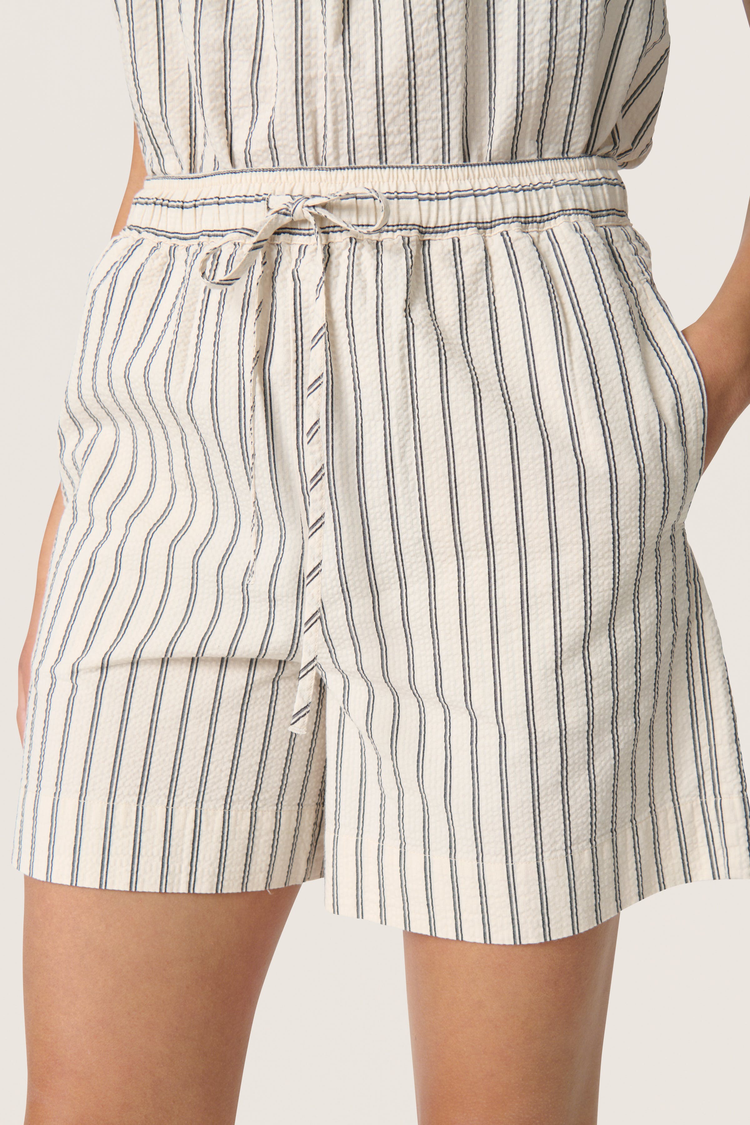 SLAnvitte Shorts LOOKBOOK DETAIL 30408470-303927