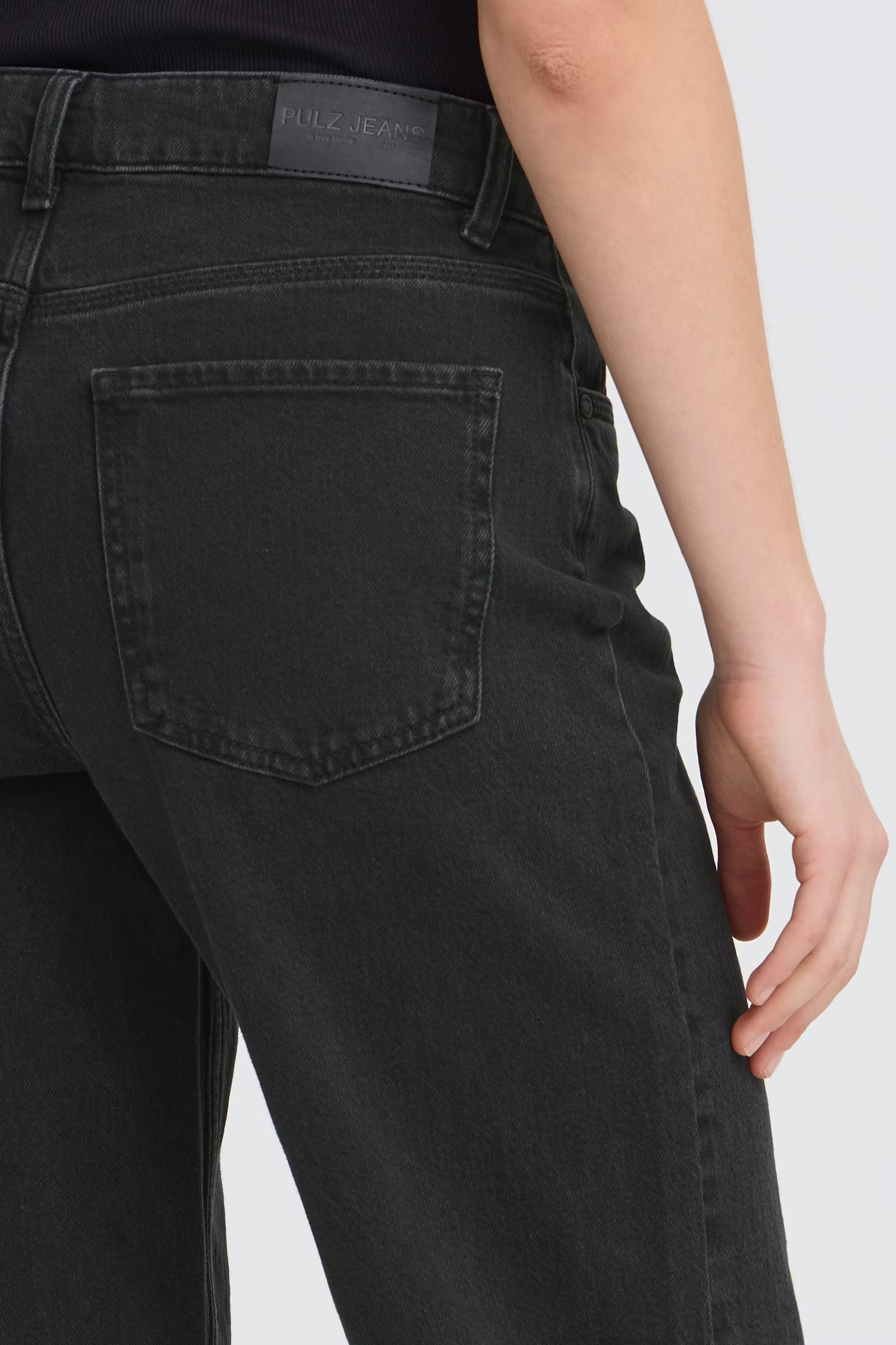 PZVEGA UHW JEANS WIDE LEG LOOKBOOK DETAIL 50207173-200004