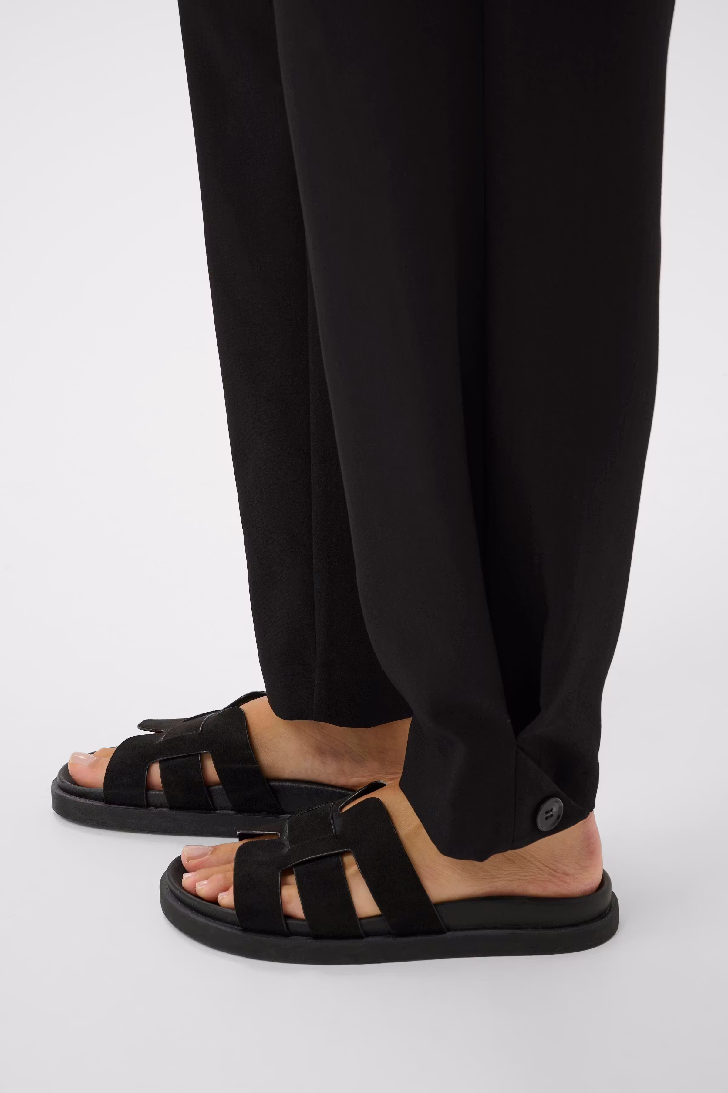 KAhella Trousers LOOKBOOK DETAIL 10511396-100121