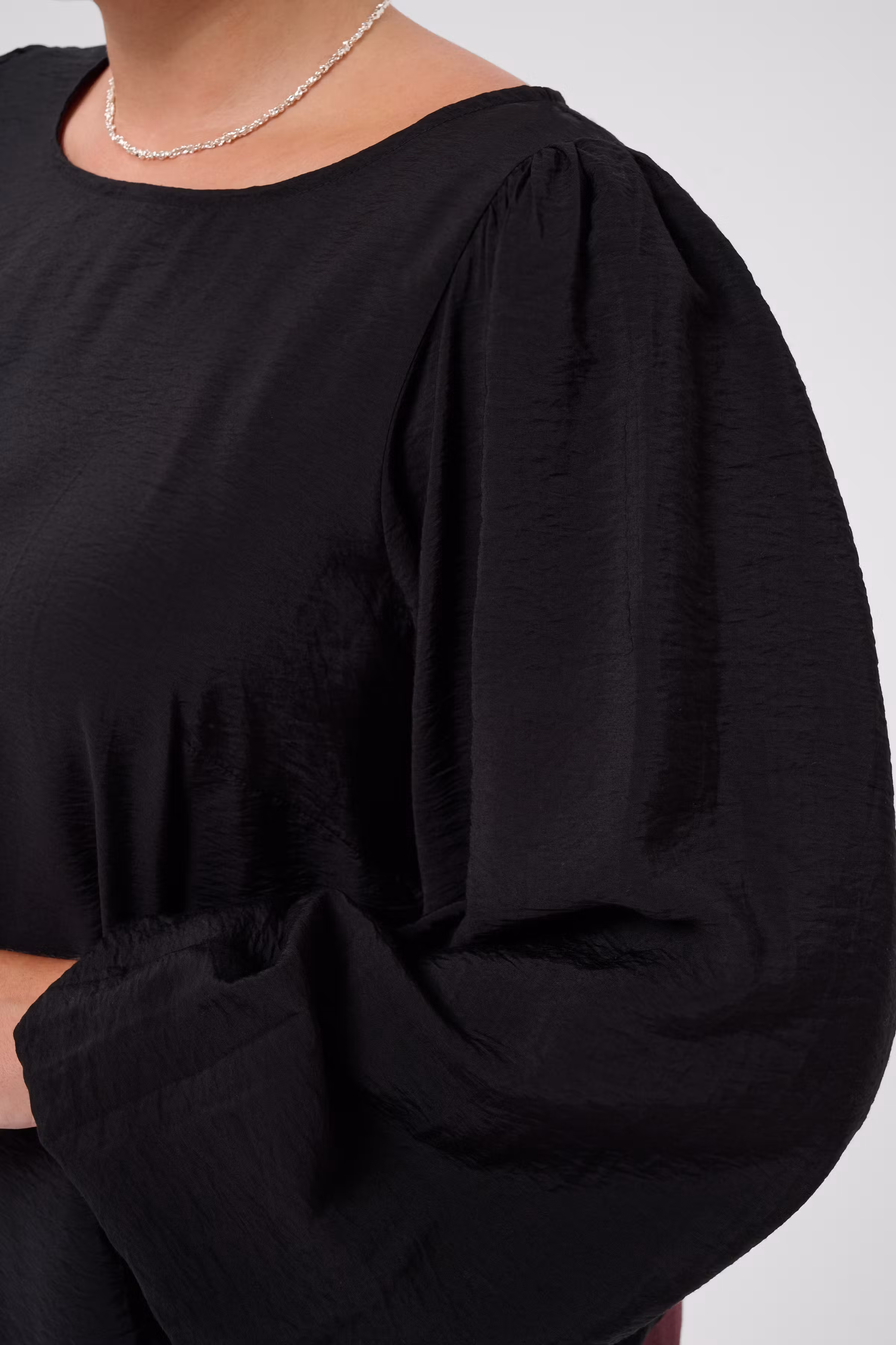 KCgila Bluse LOOKBOOK DETAIL 10584447-100121