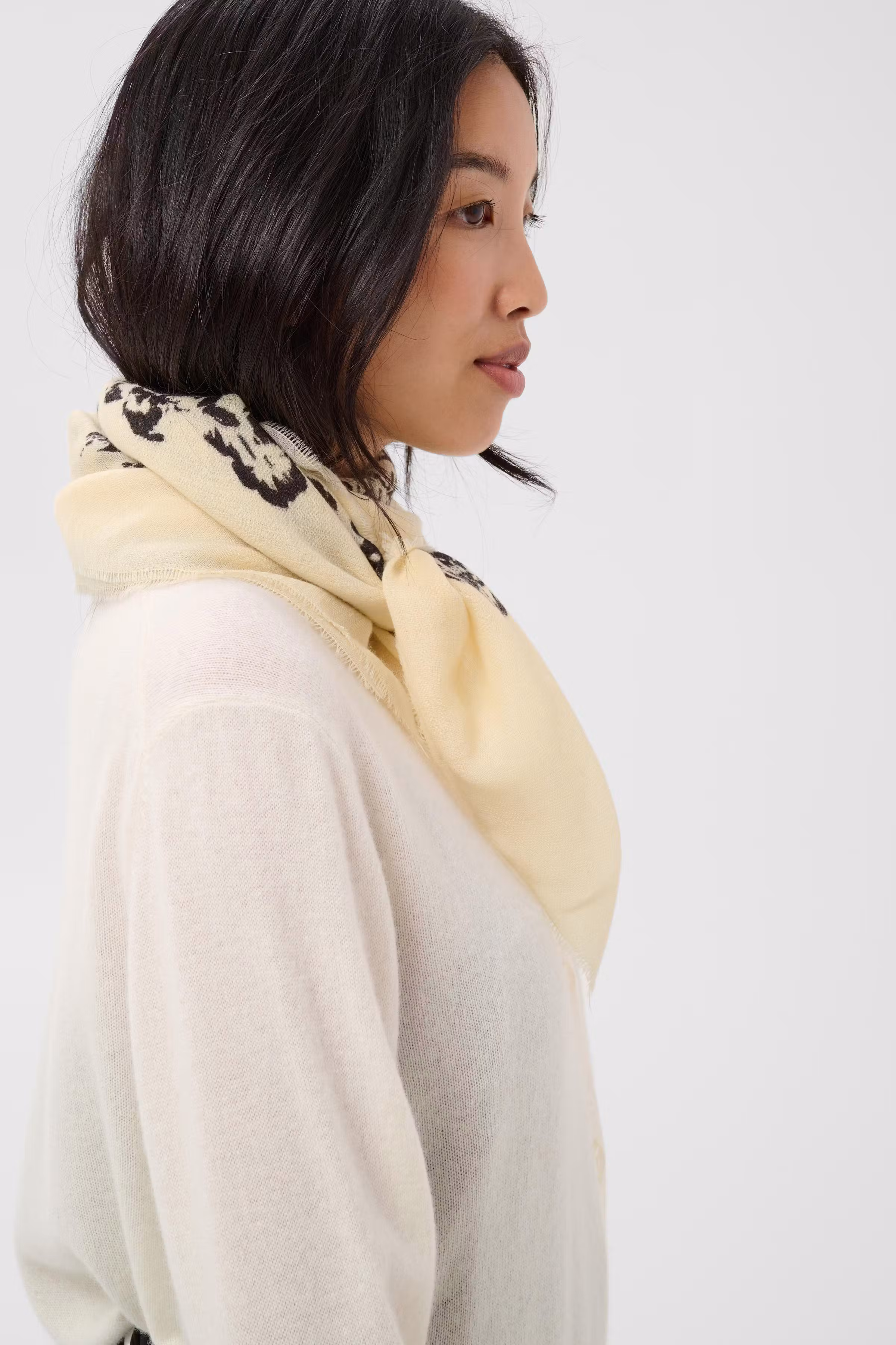 CelestaPW Scarf LOOKBOOK DETAIL 30310875-305459