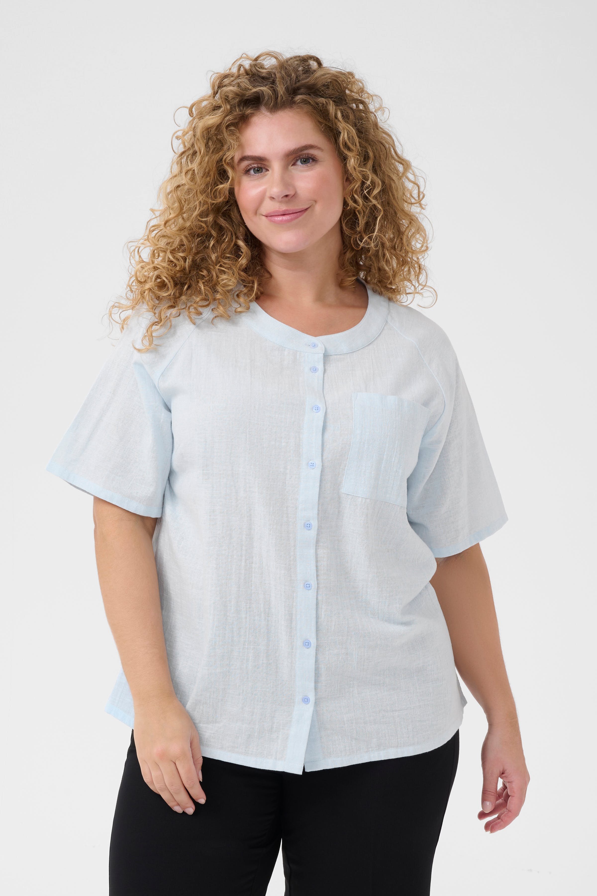 KCpaula Shirt LOOKBOOK FRONT 10582337-144005