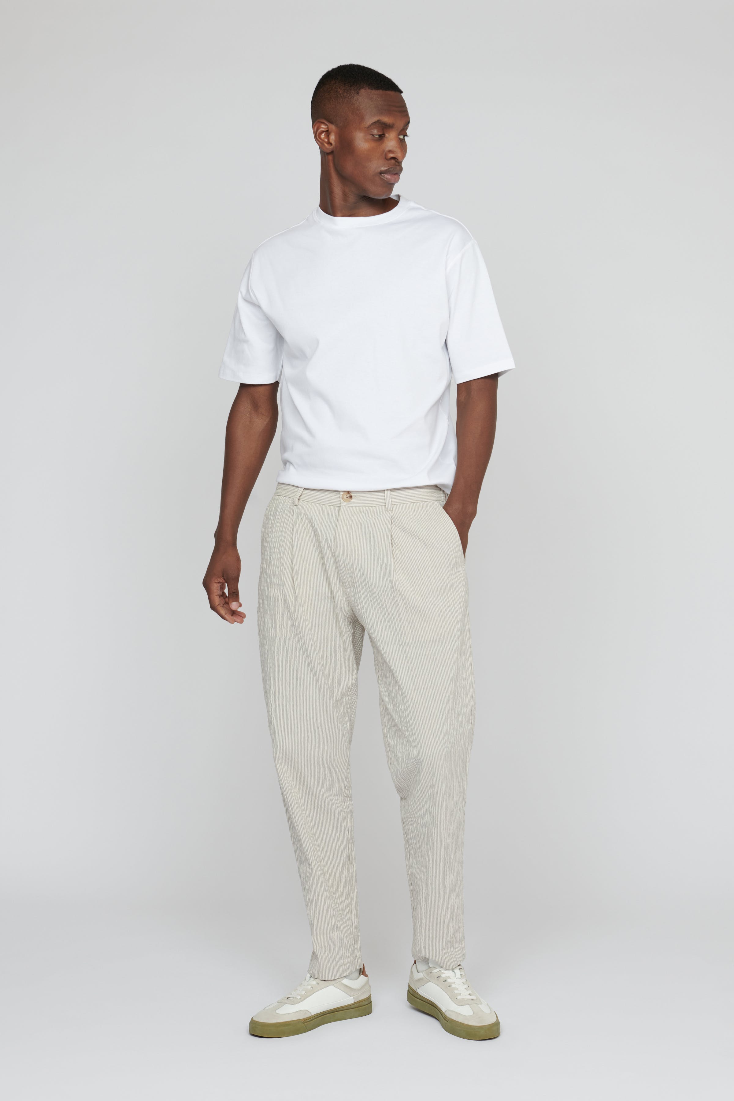 MAhart Hose LOOKBOOK FRONT 30207358-170619