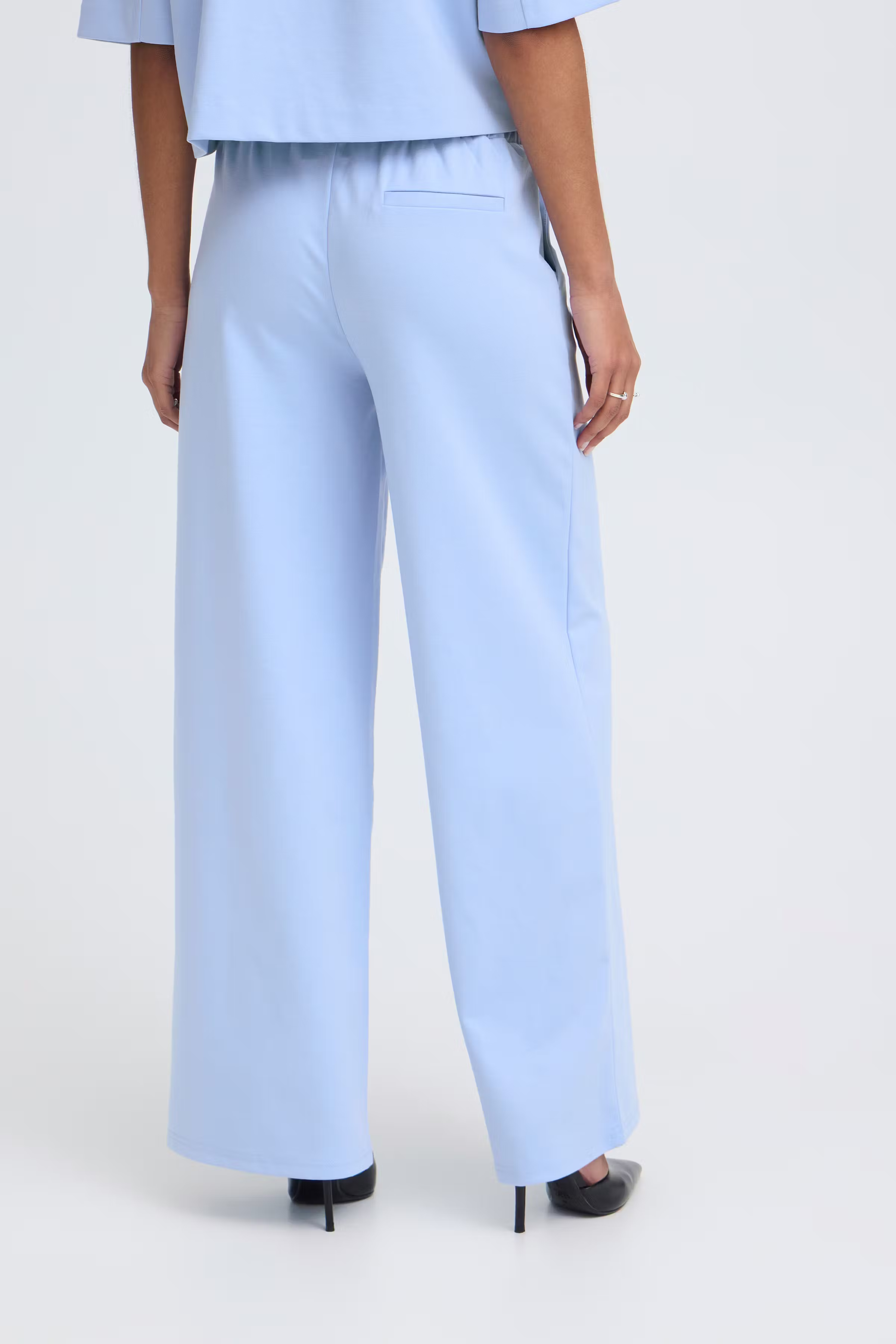 IHKATE Hose LOOKBOOK BACK 20118337-144214