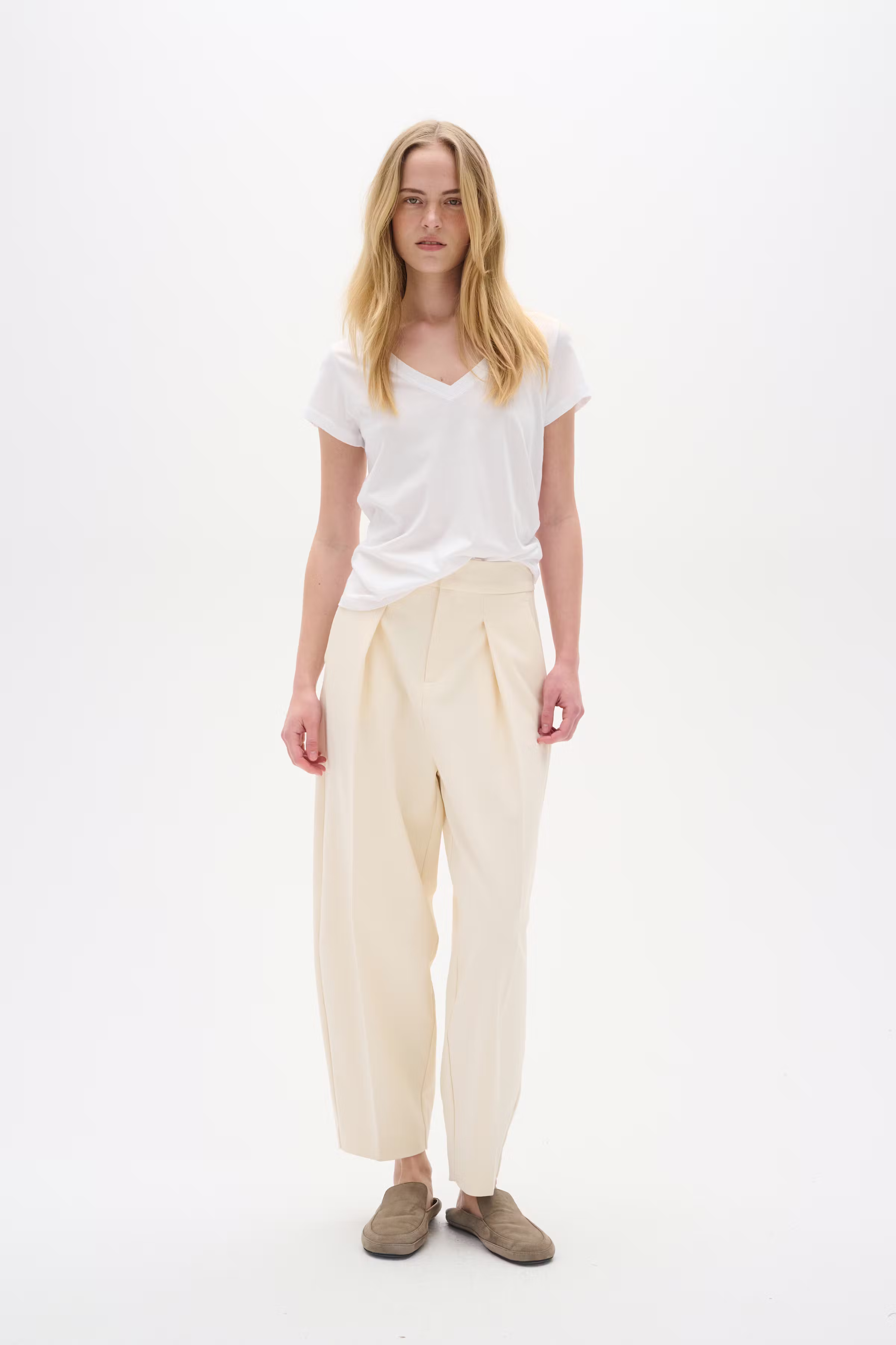 RenaIW T-shirt LOOKBOOK FRONT 30100789-10090