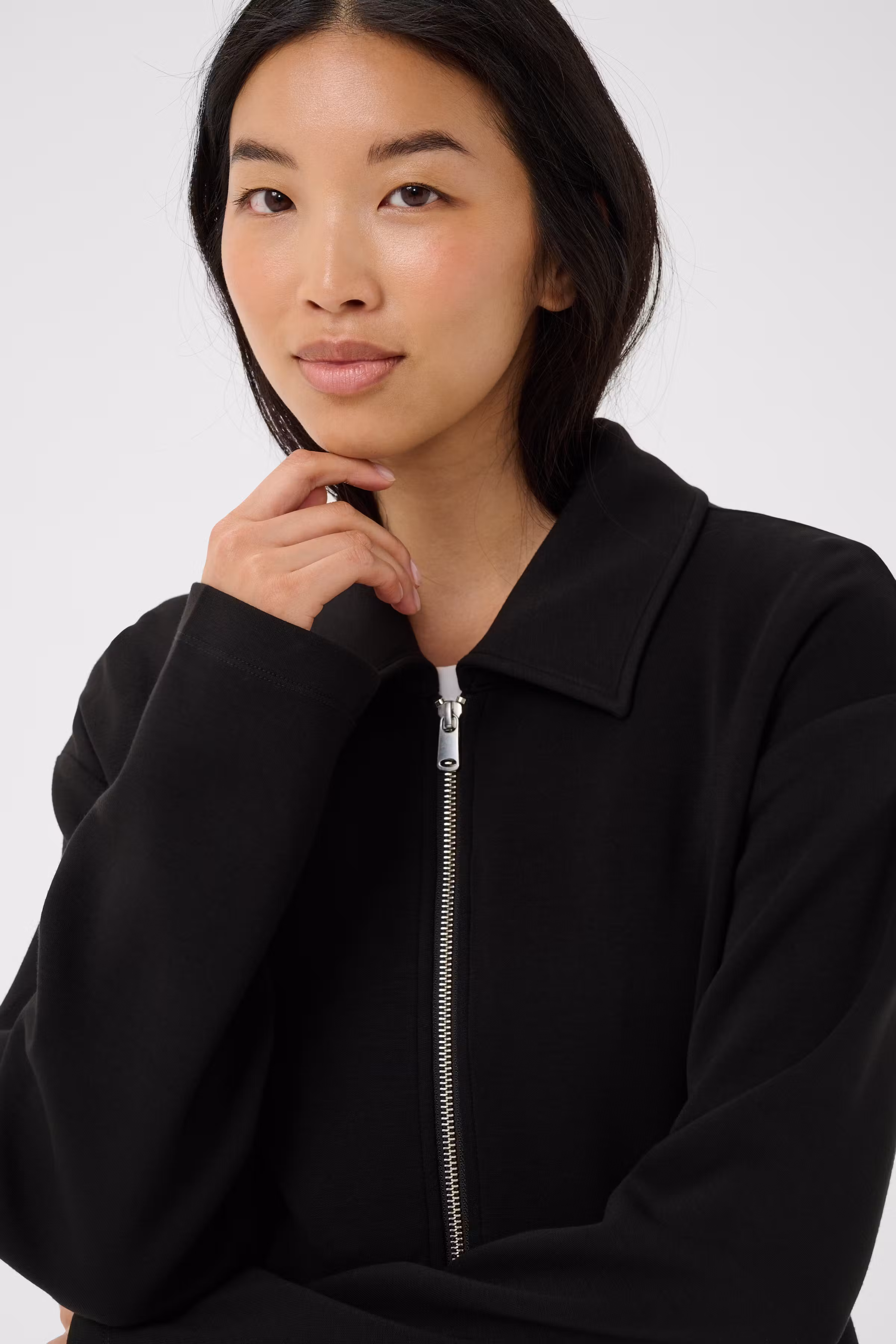 ChenayaPW Sweatshirt LOOKBOOK DETAIL 30310826-194008