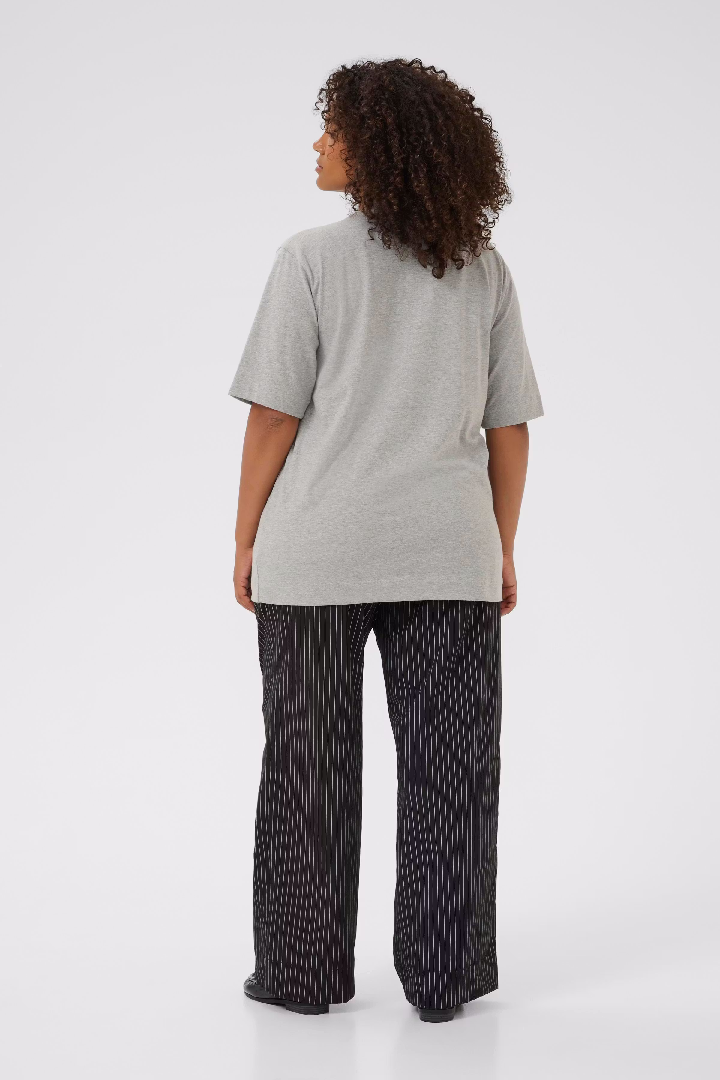 KCmina T-shirt LOOKBOOK BACK 10583008-100123