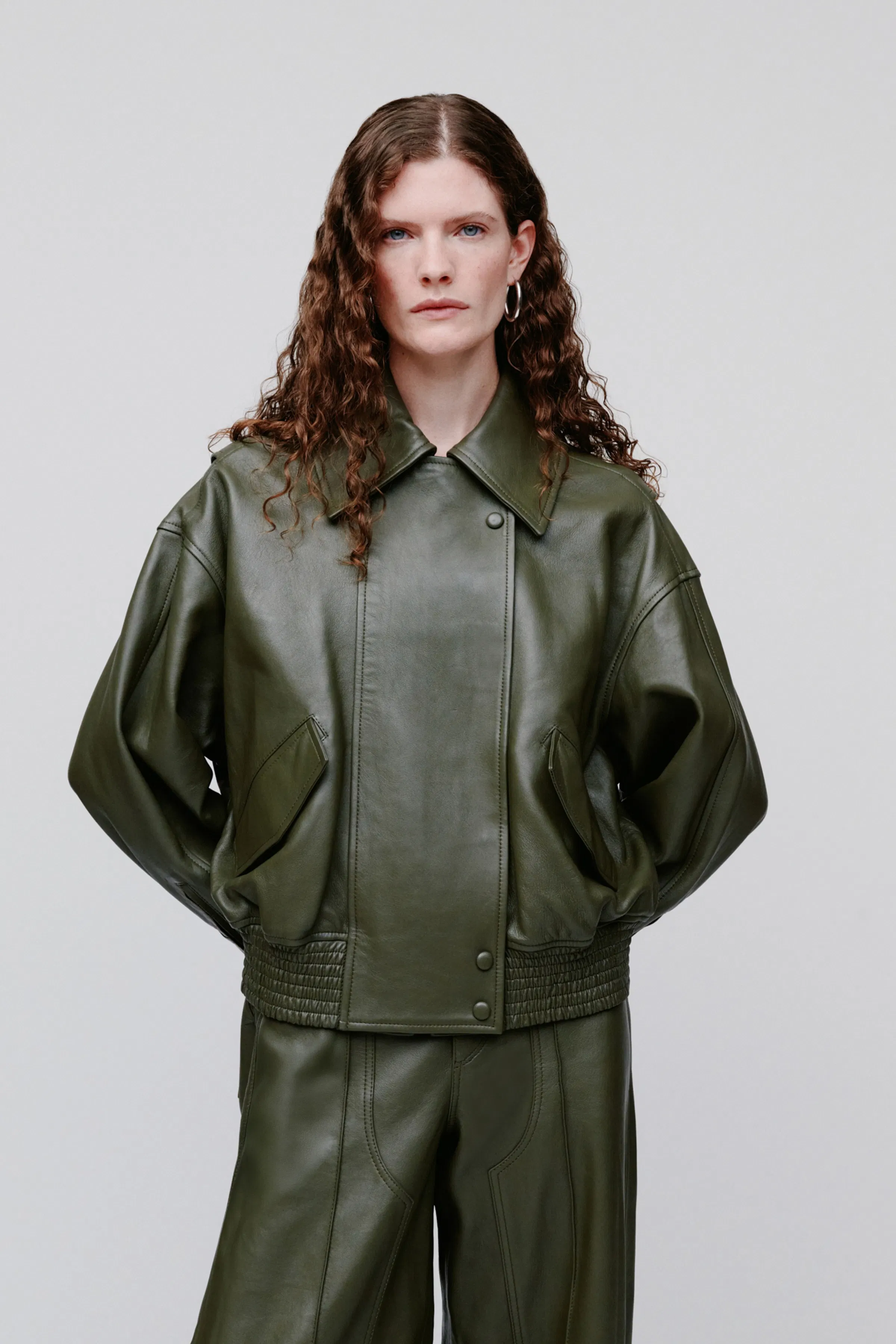 IOLAILA JACKE LOOKBOOK FRONT 30600689-GR533