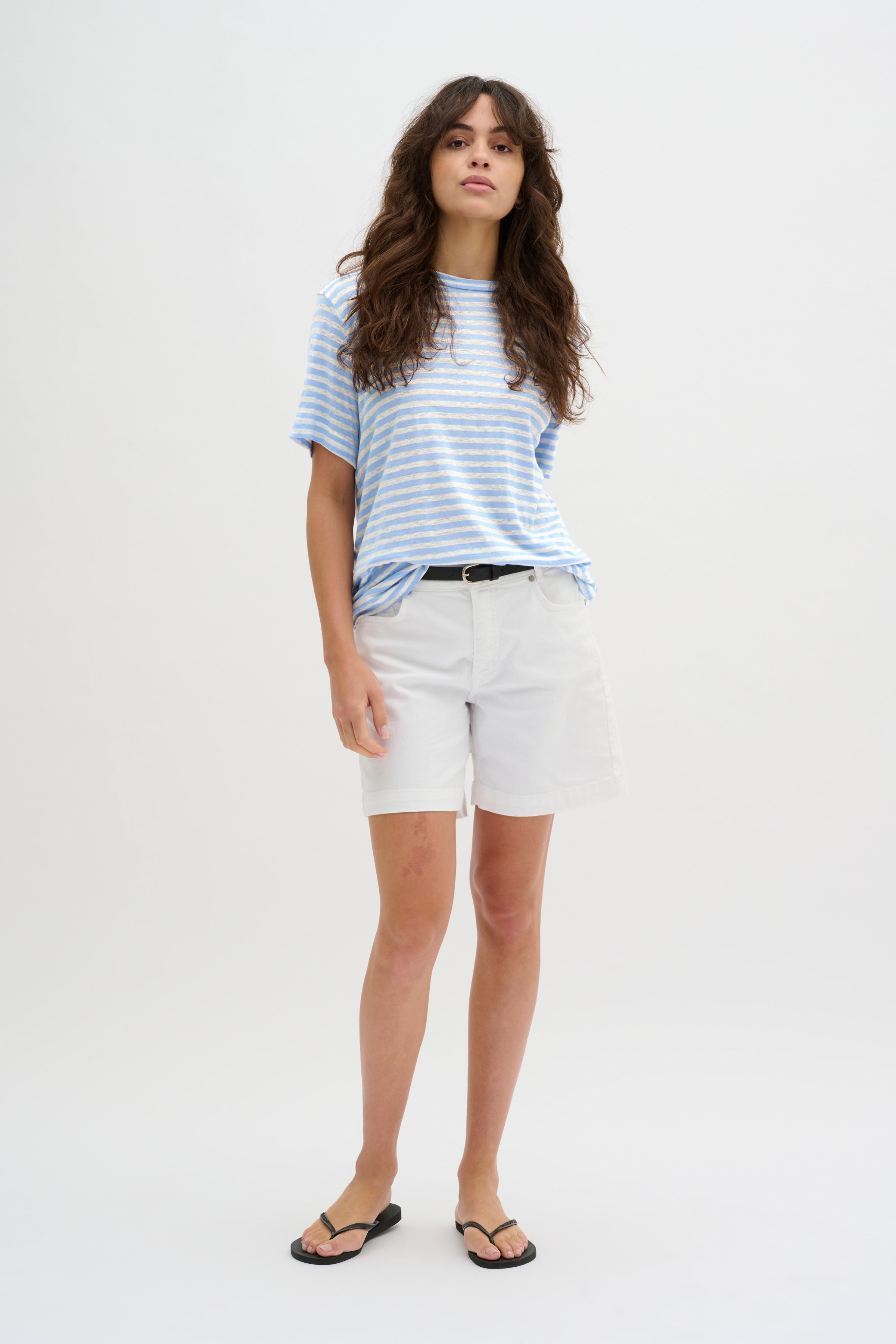 LisaMW Linnen T-shirt LOOKBOOK FRONT 10704599-105849