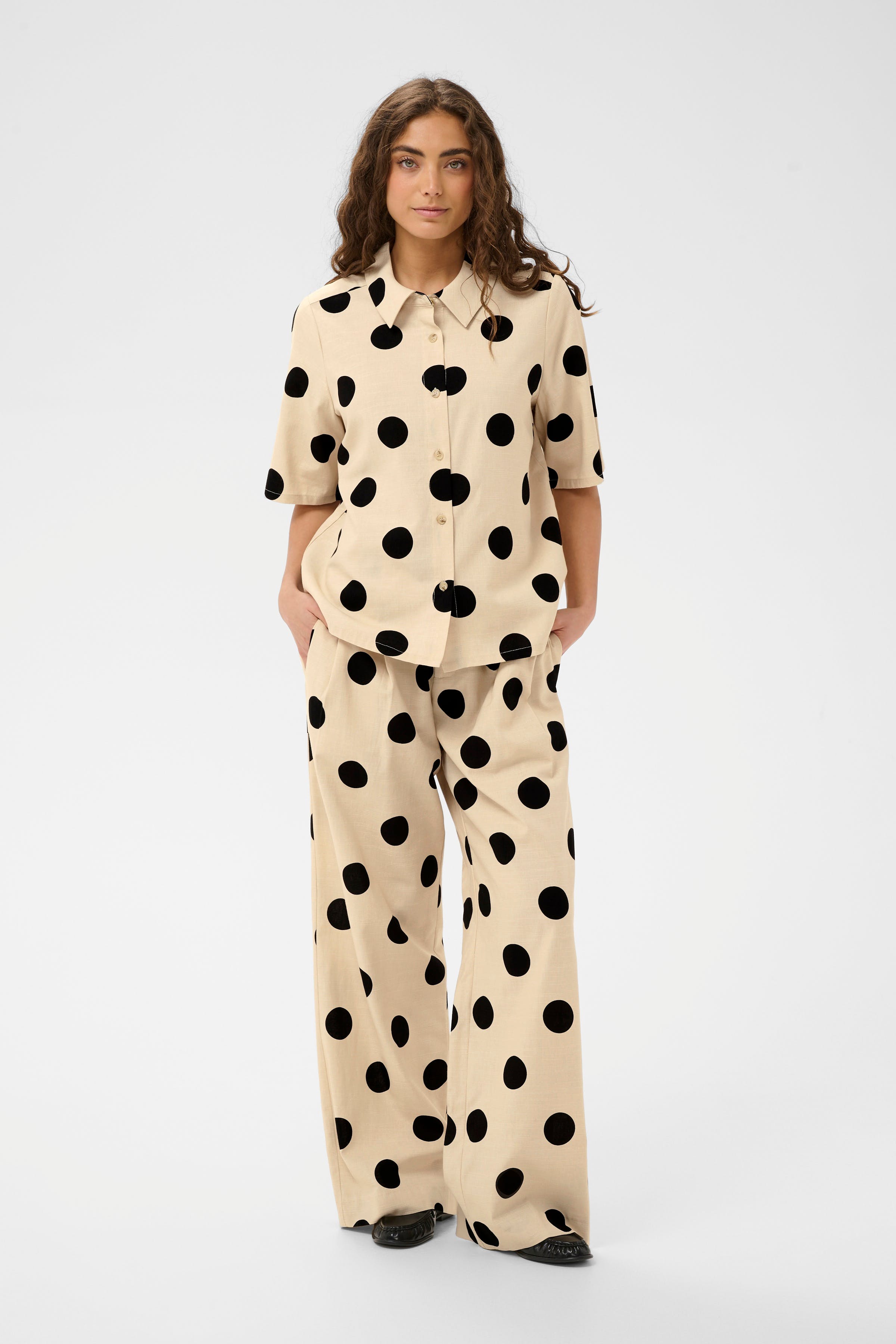 CUtika Bukser LOOKBOOK FRONT 50113040-109330