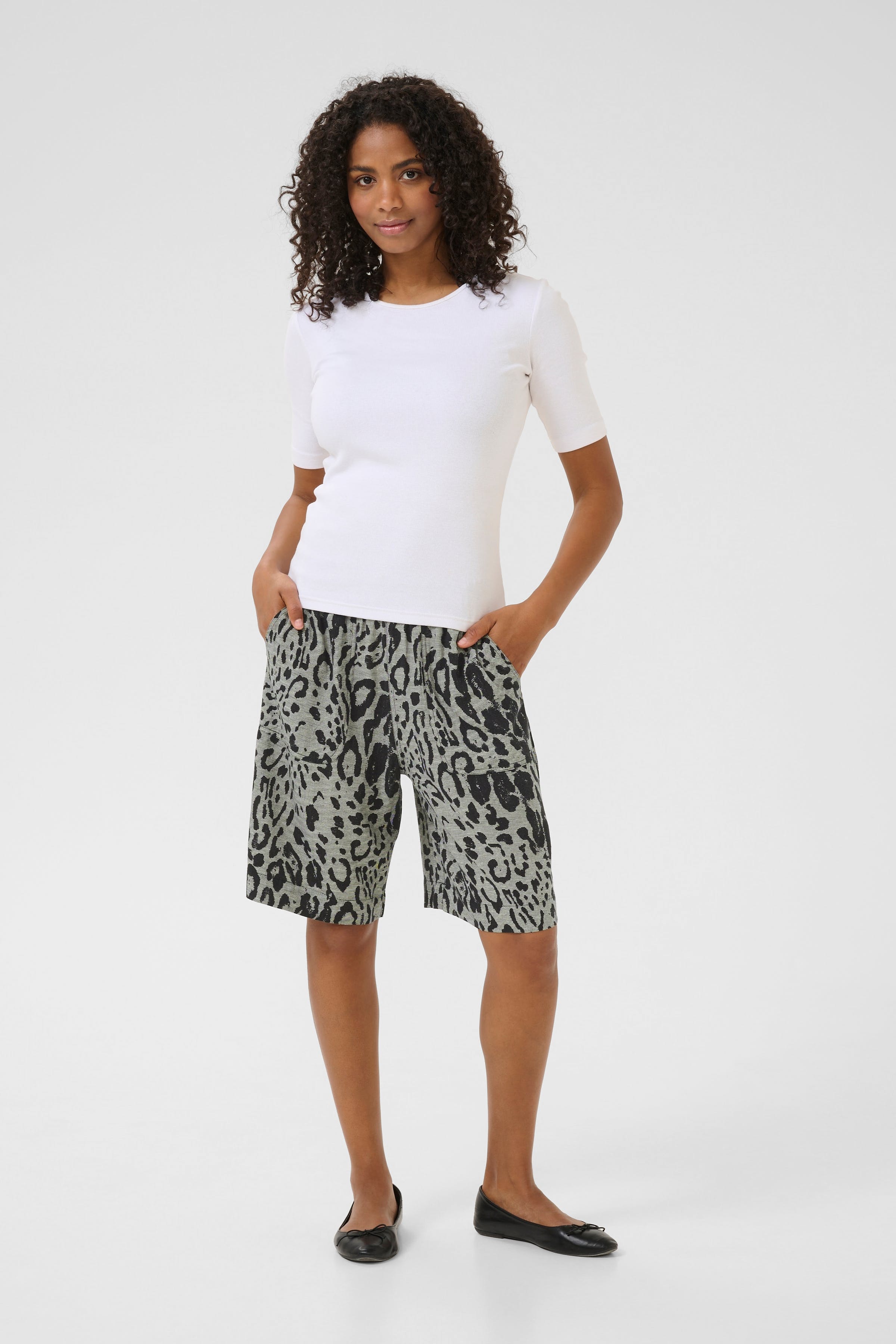 KAmilia Shorts aus Leinen LOOKBOOK FRONT 10509668-107126