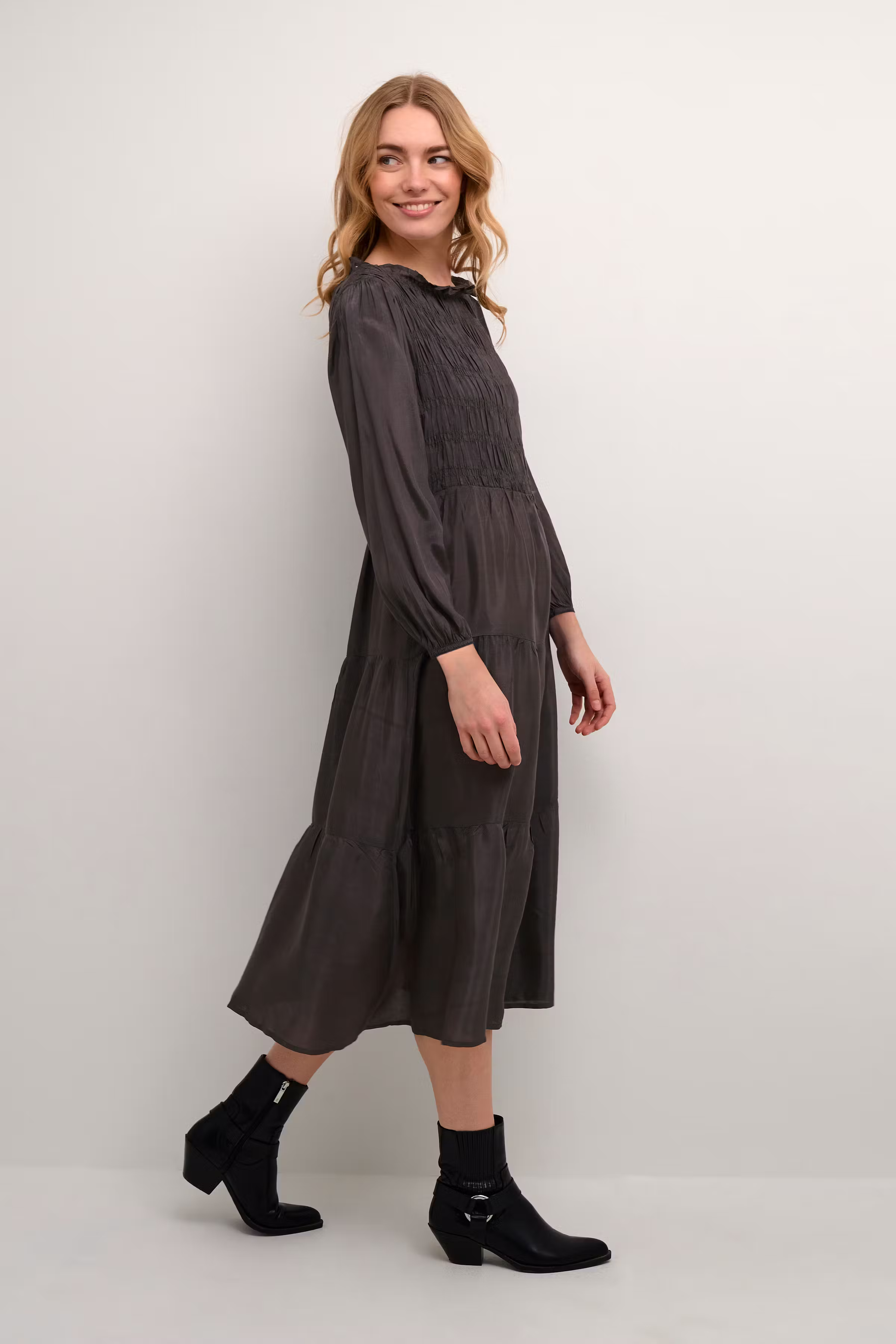 CRHenva Klänning LOOKBOOK FRONT 10650701-190201