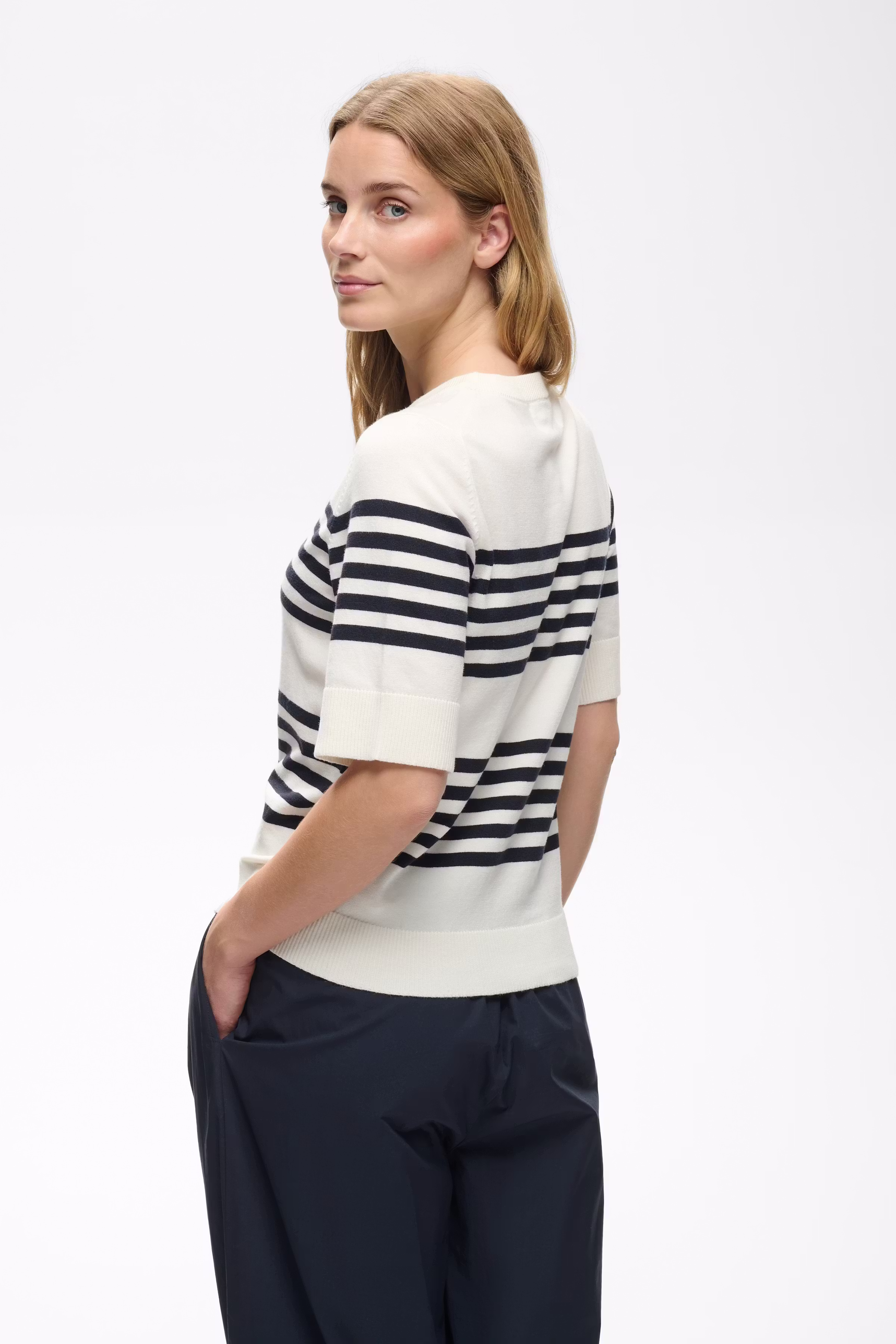 DzanaPW Pullover LOOKBOOK BACK 30311121-305580