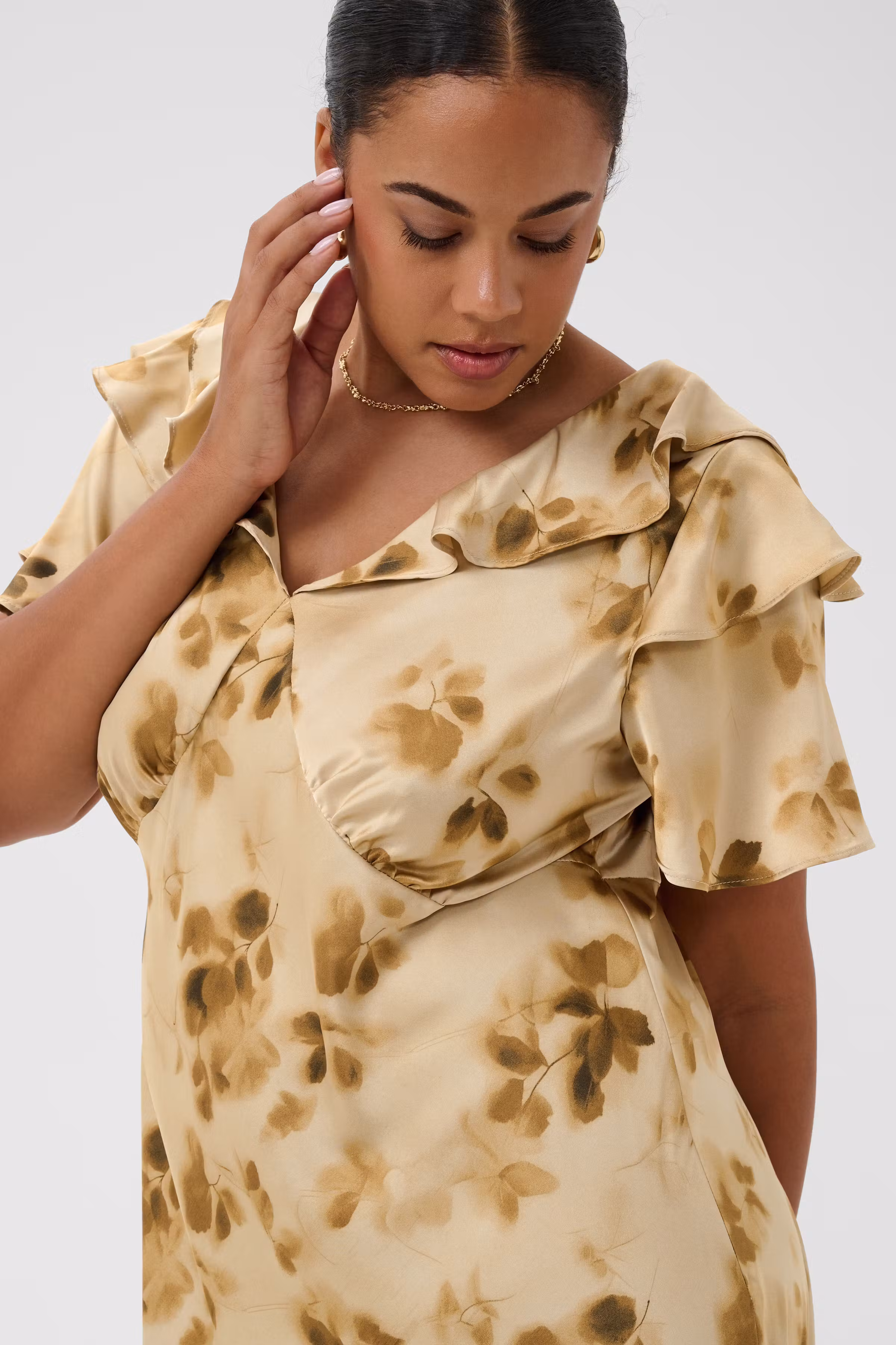KCjamie Kleid LOOKBOOK DETAIL 10584344-1000821