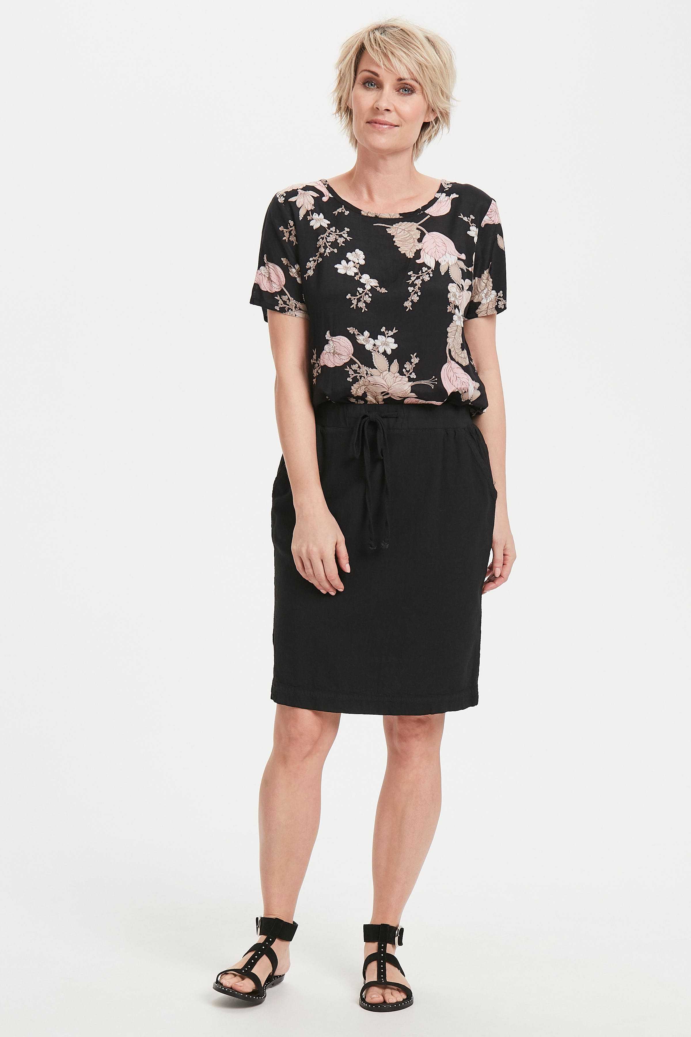 KANaya Skirt LOOKBOOK FRONT 10502802-50600