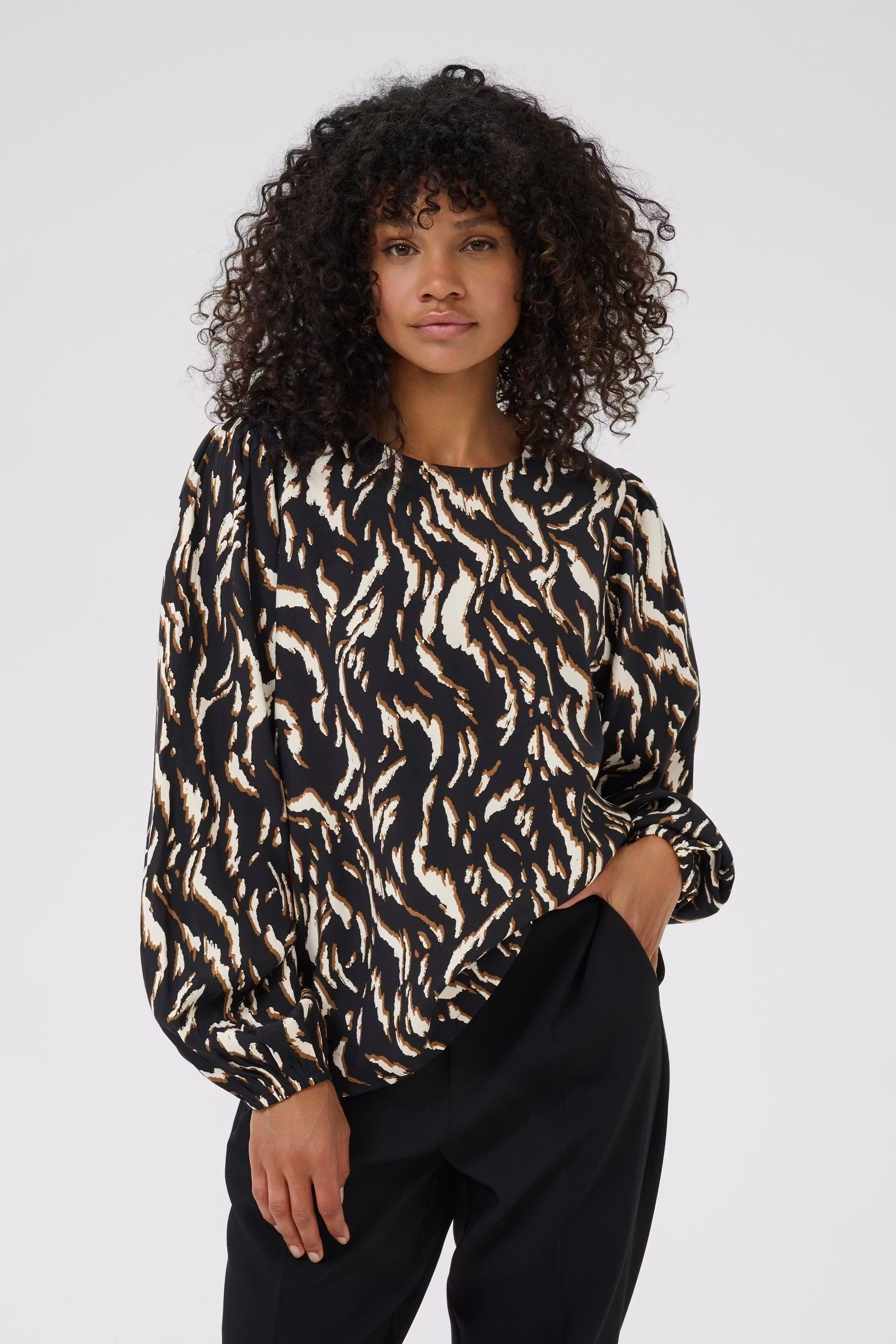 KAmille Bluse LOOKBOOK FRONT 10510519-108271