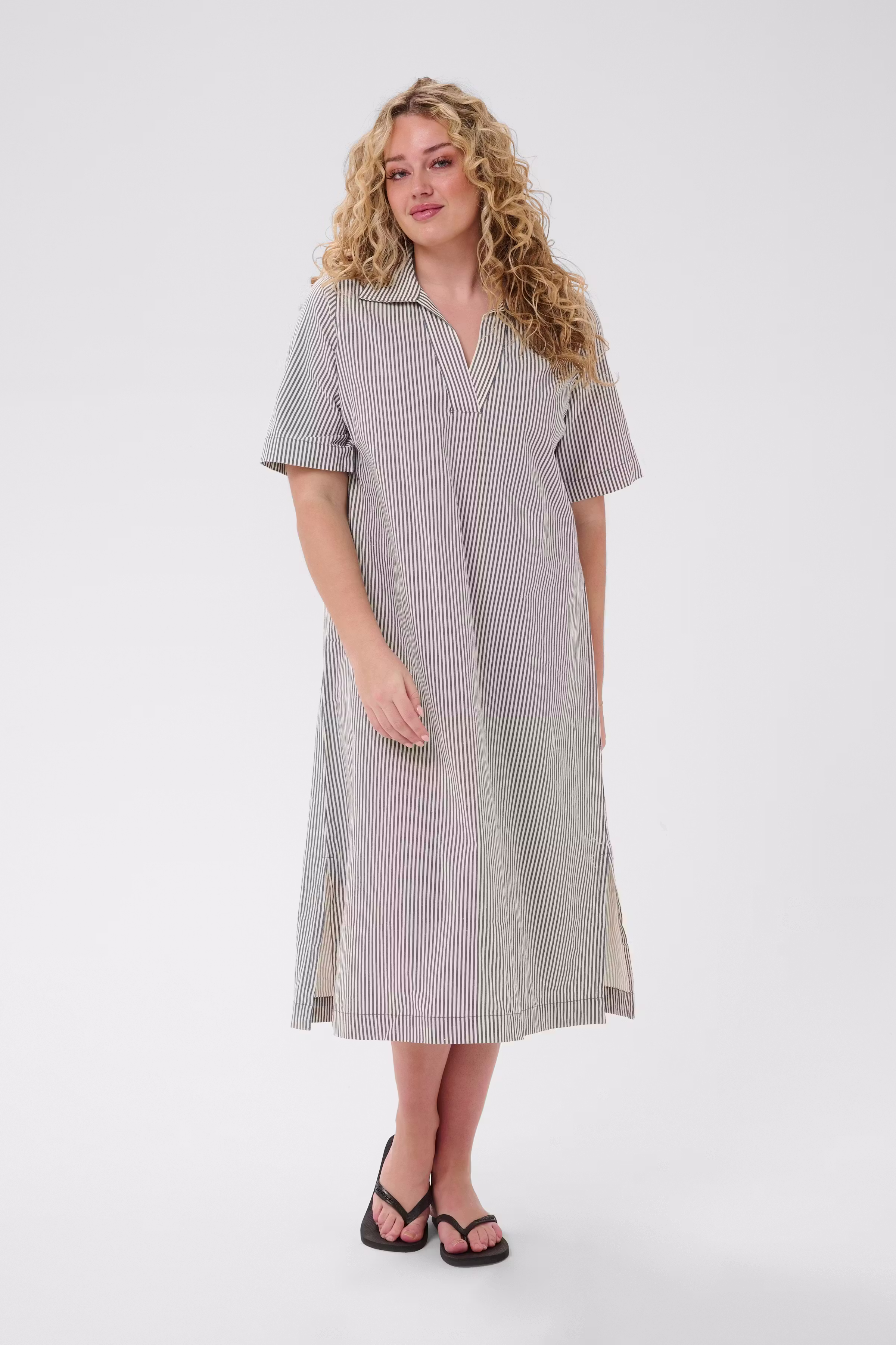 KCnana Kleid LOOKBOOK FRONT 10583969-106298