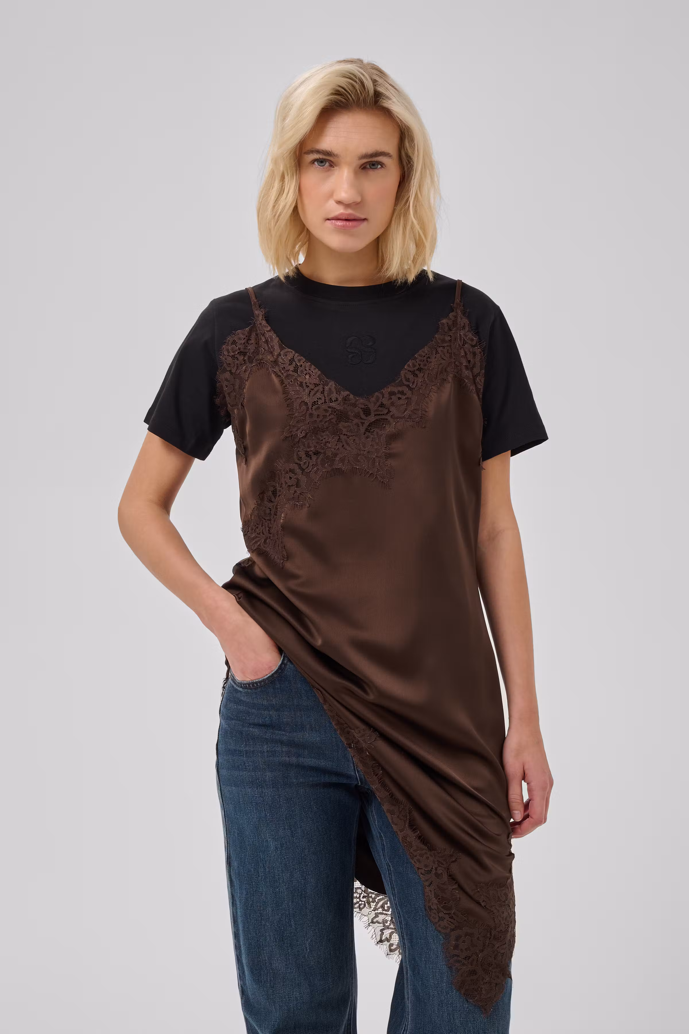 MWBrenda Spetsklänning LOOKBOOK FRONT 10705656-109345