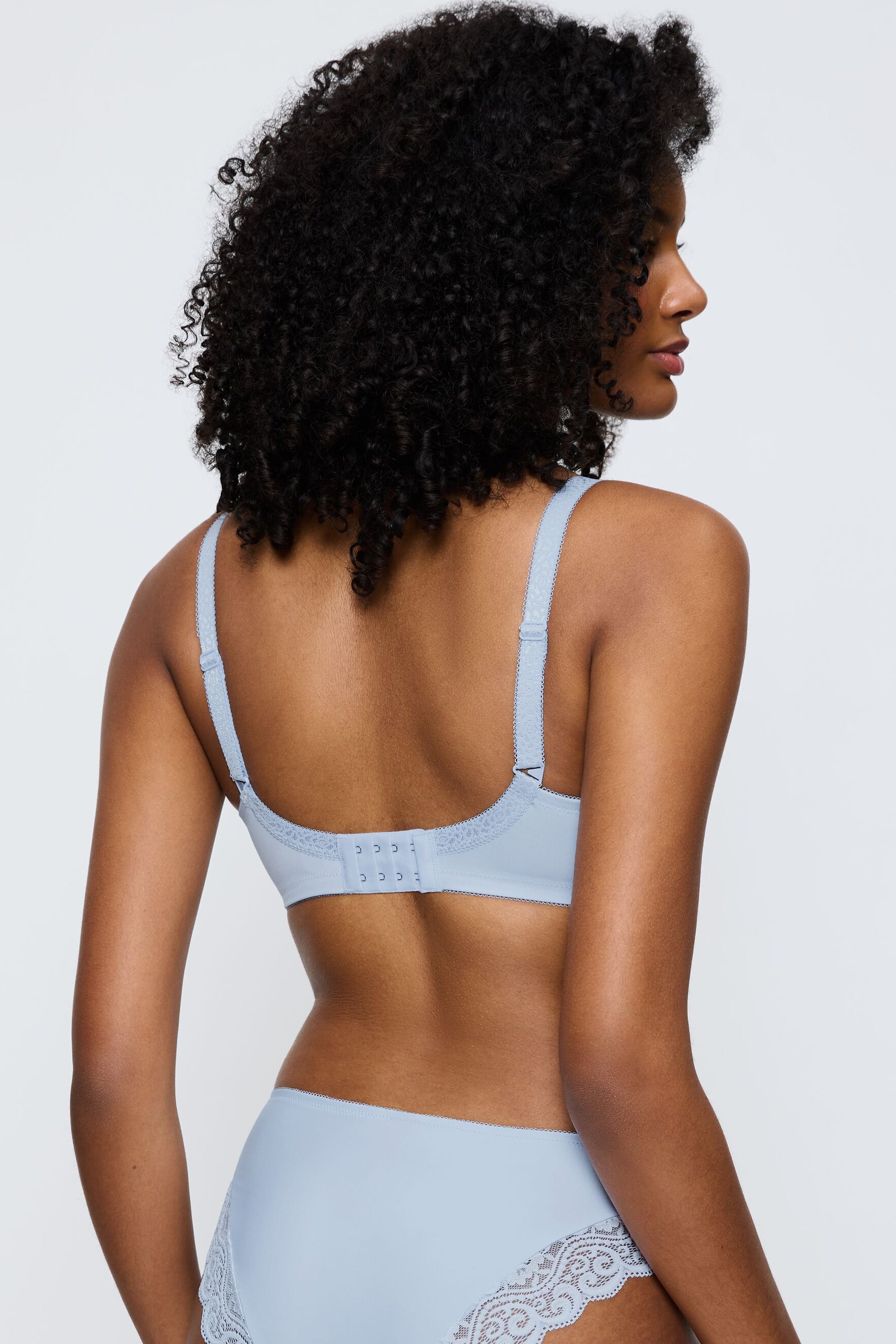 Amourette Bra LOOKBOOK BACK 40500269-T00SA