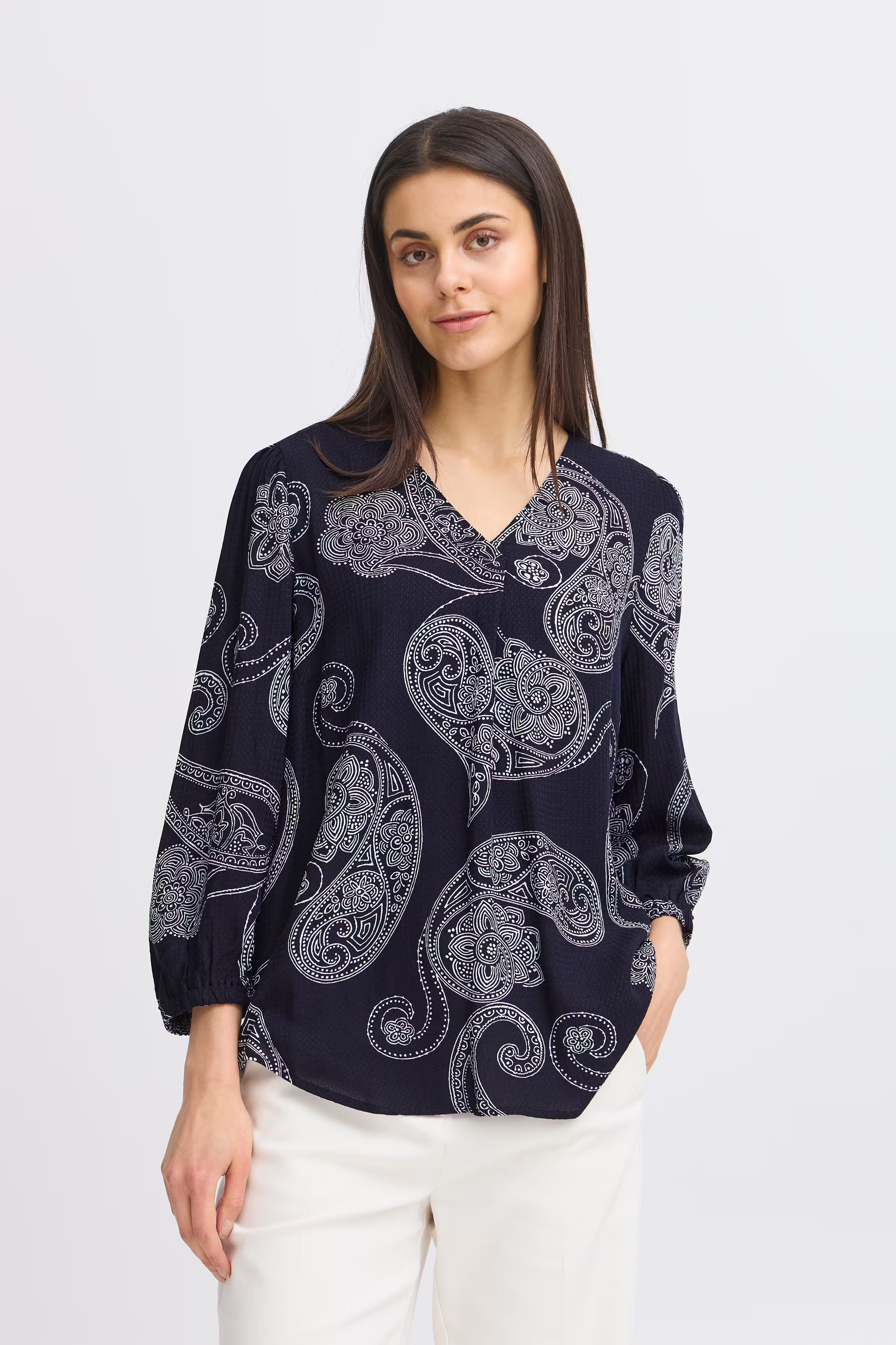 FROLINE Bluse LOOKBOOK FRONT 20613740-204398