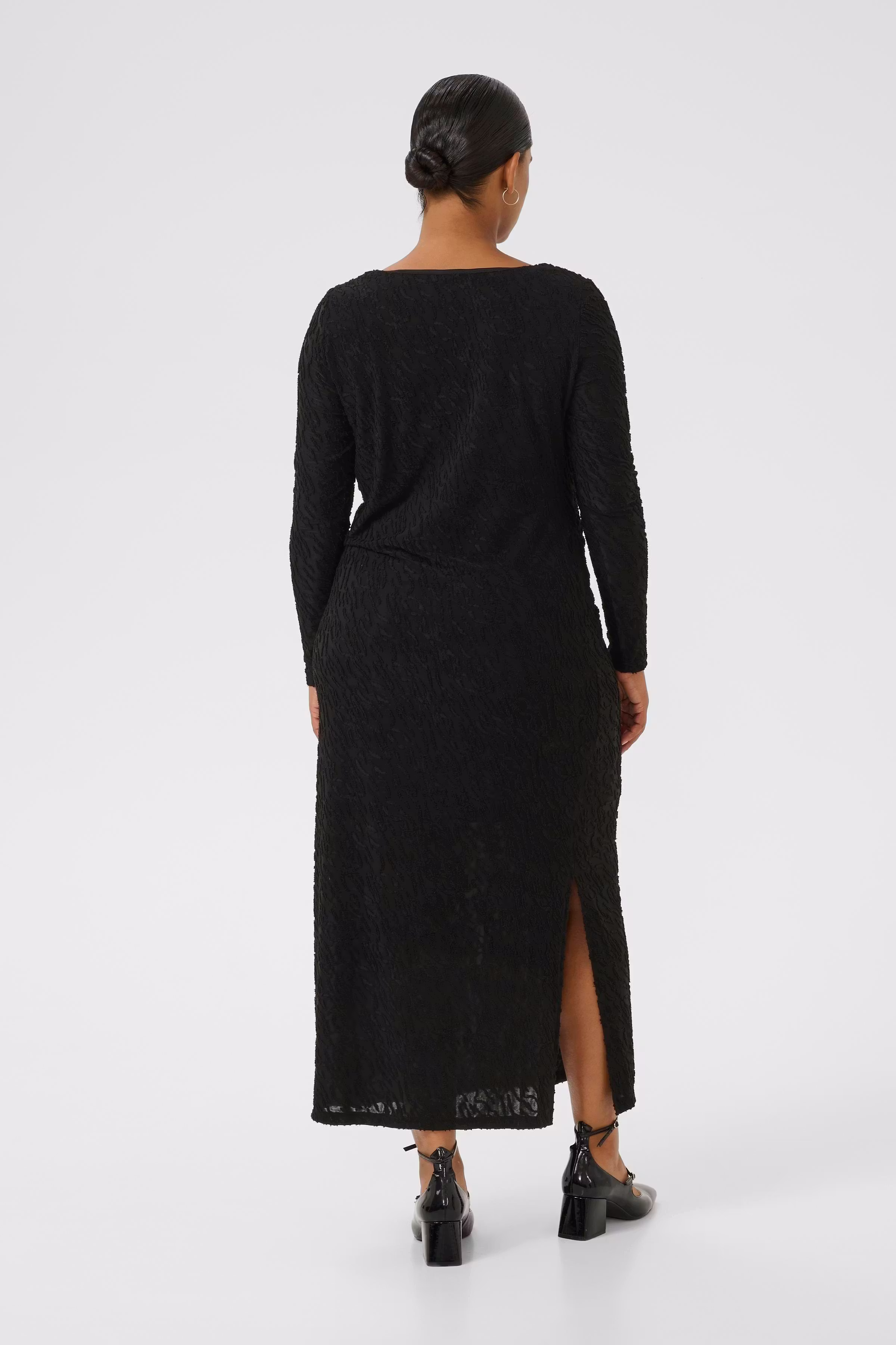 KCzarina Kleid LOOKBOOK BACK 10583688-100121