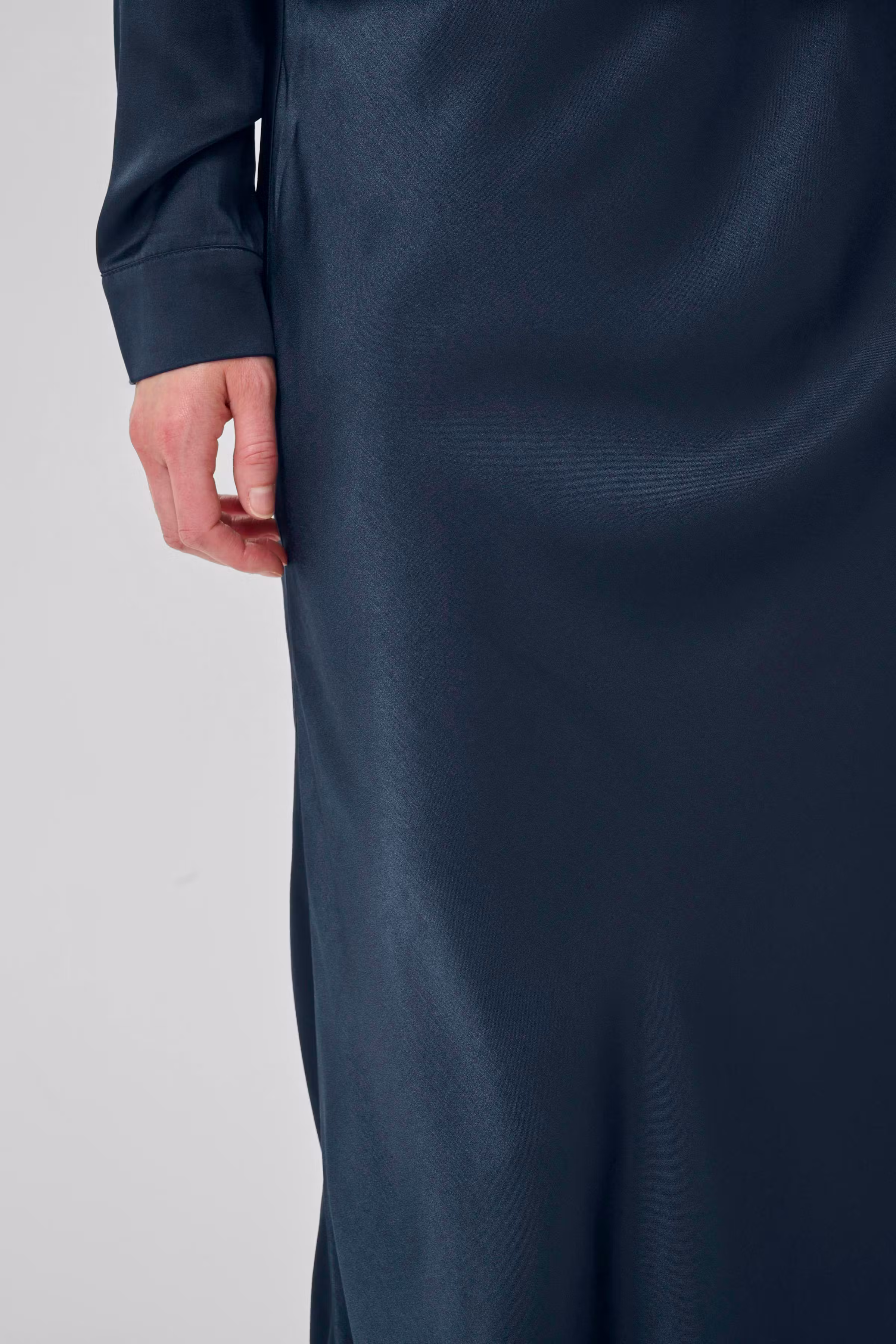 EstelleMW Satin skirt LOOKBOOK DETAIL 10704820-194109