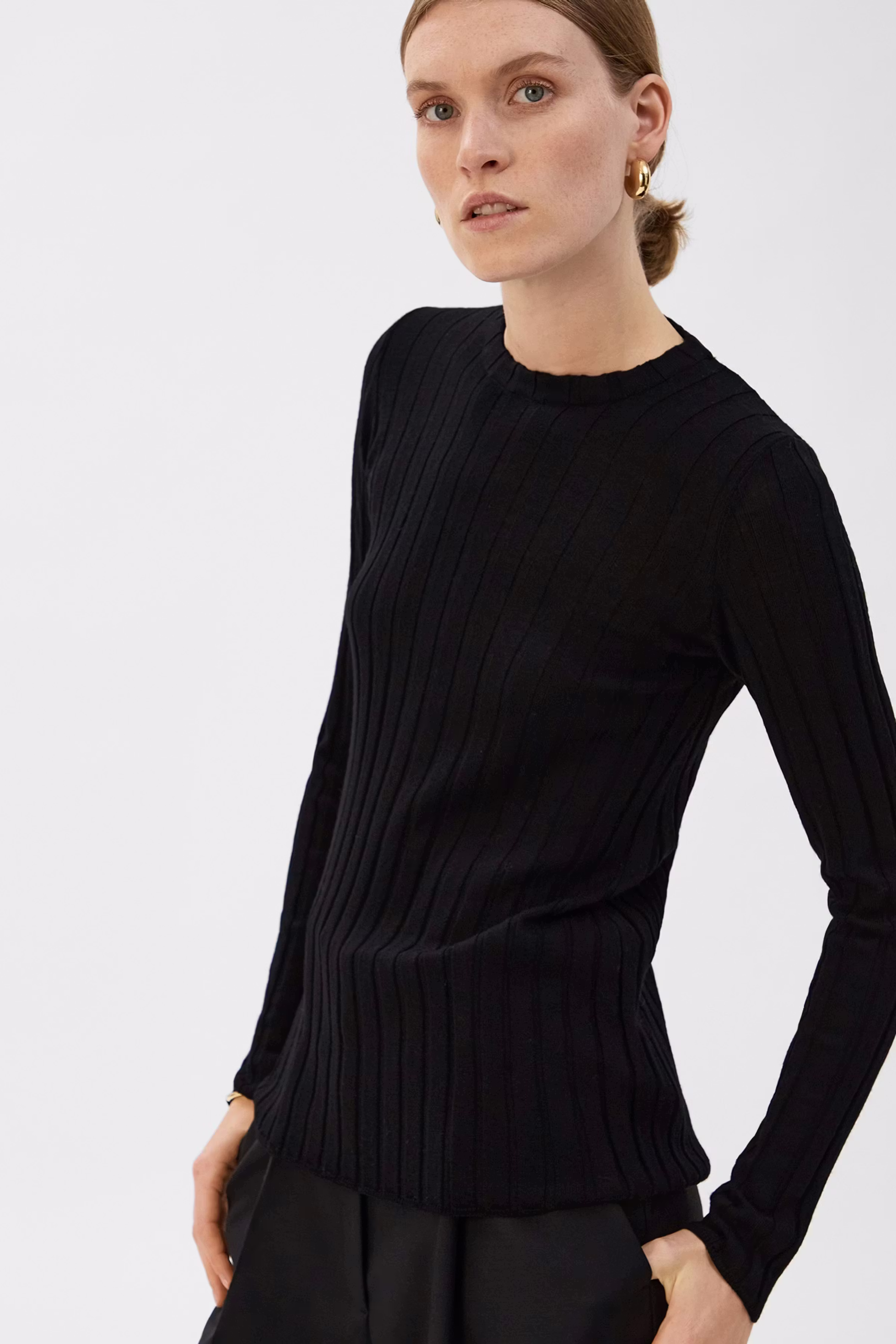 KACY Top LOOKBOOK FRONT 30600371-BK999