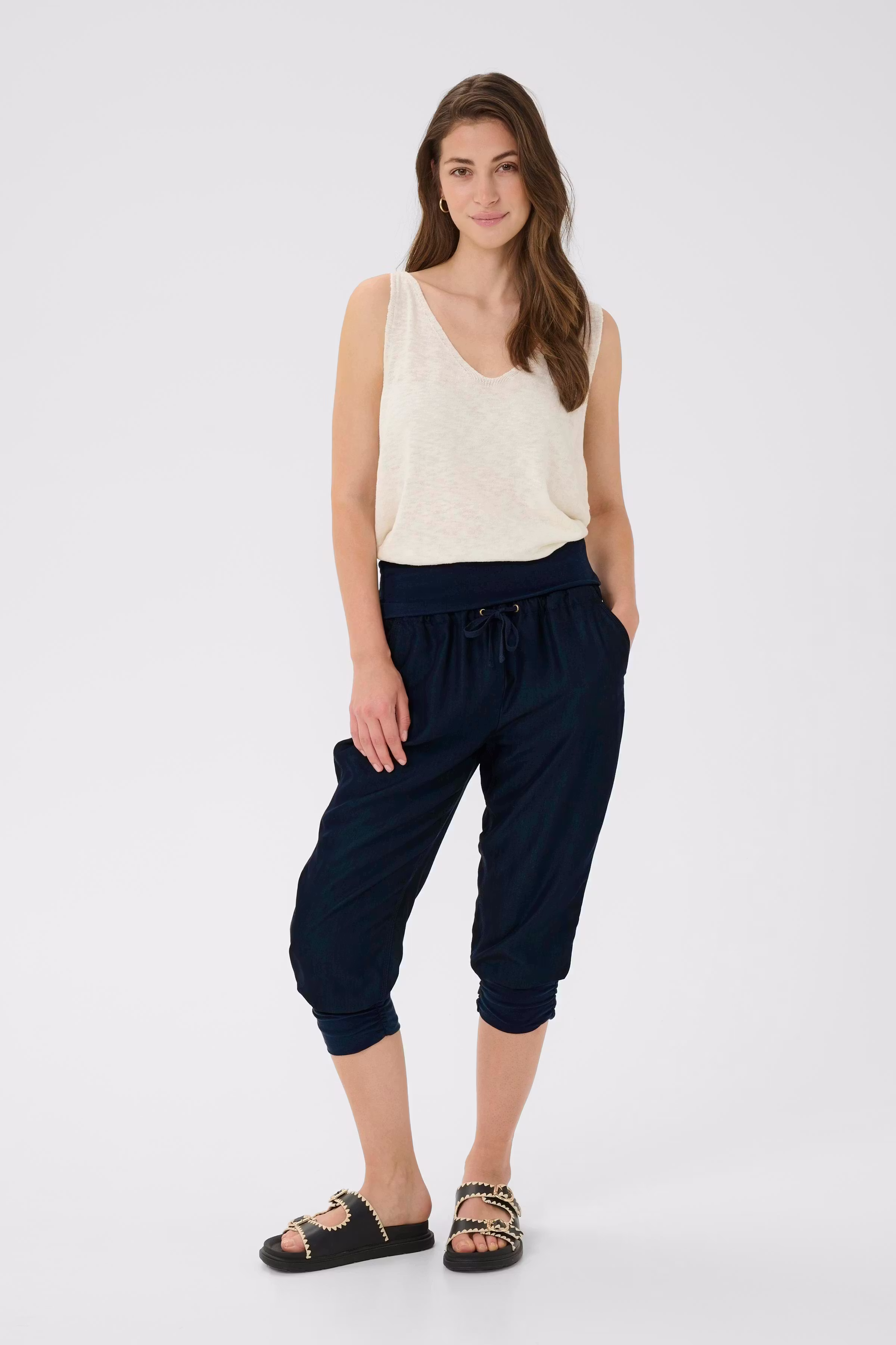 CRLine Trousers LOOKBOOK FRONT 10604697-193923