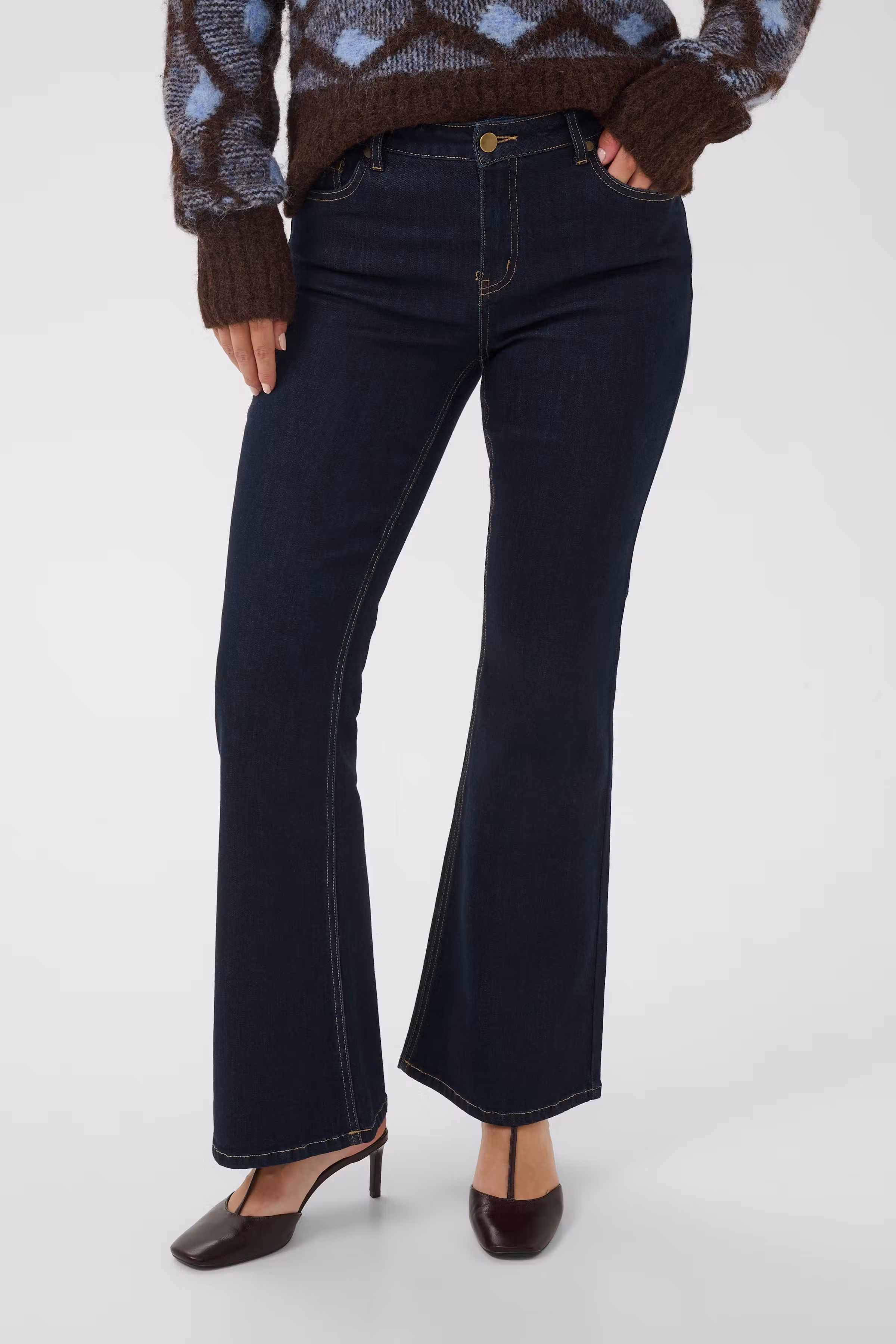 CUhalle Jeans LOOKBOOK FRONT 50113542-500119
