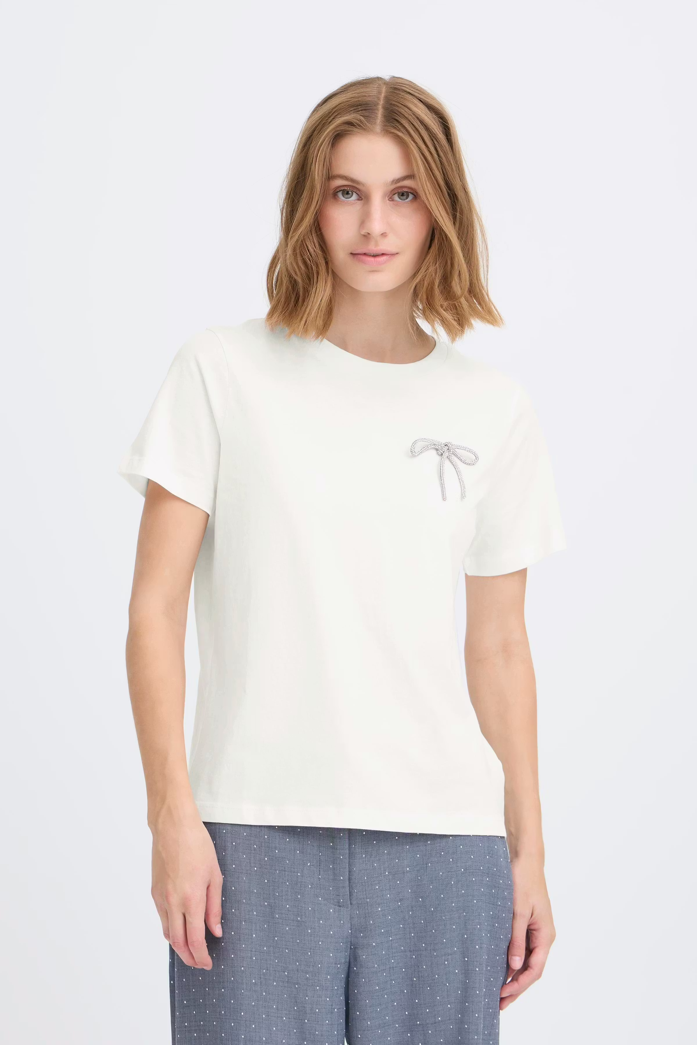 IHKAMILLE T-shirt LOOKBOOK FRONT 20124728-114201